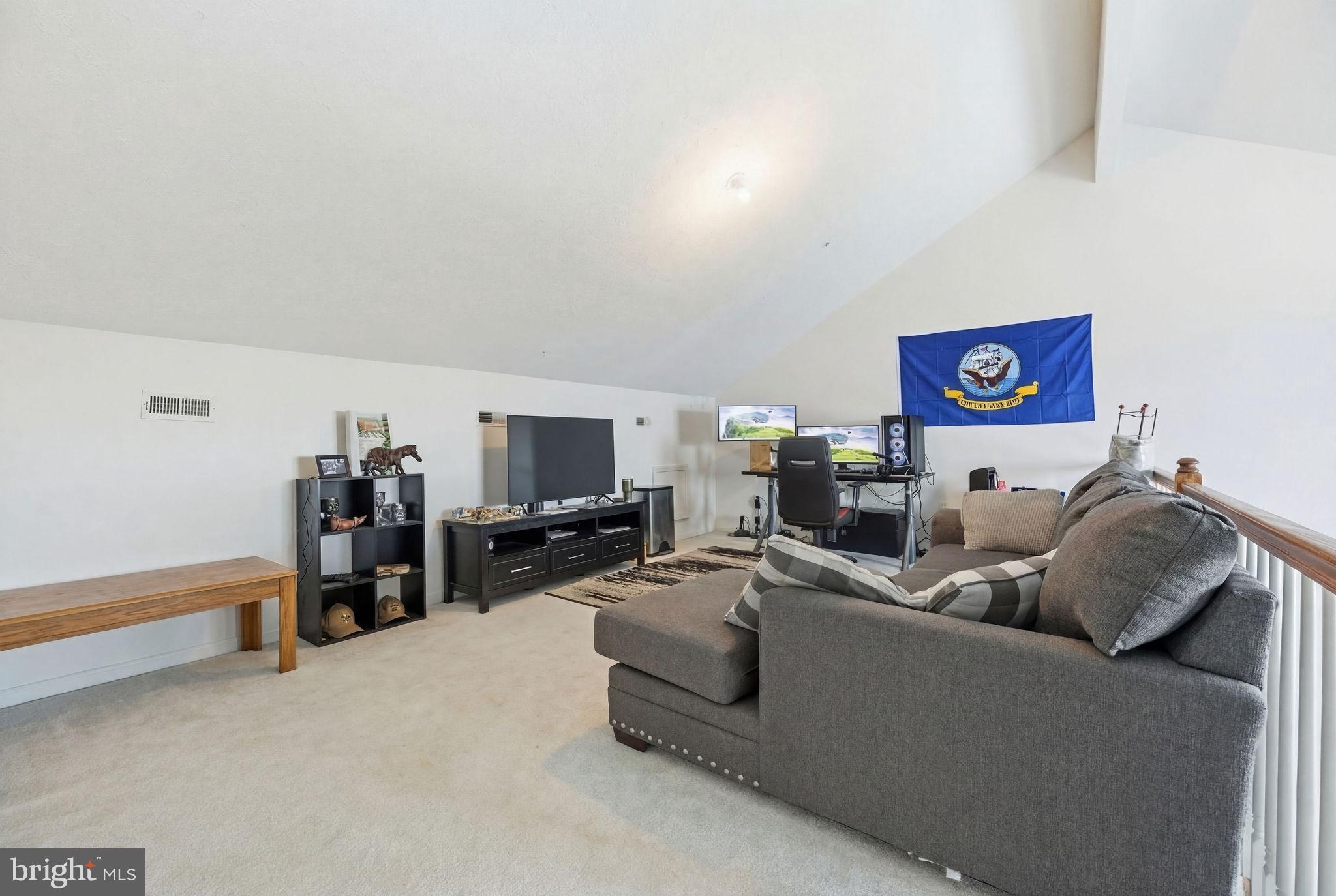 VILLAS ON WATERS EDGE - Residential