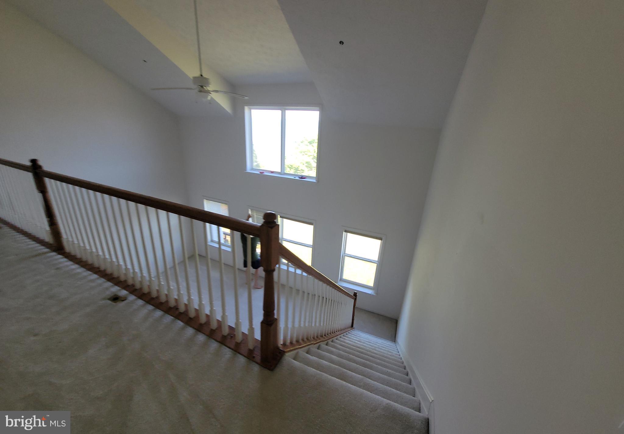 VILLAS ON WATERS EDGE - Residential