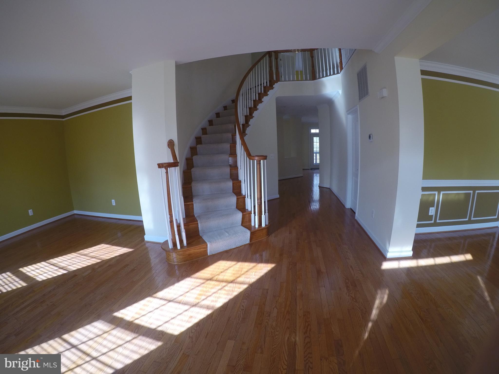 FAIRLAKES CROSSING - Residential