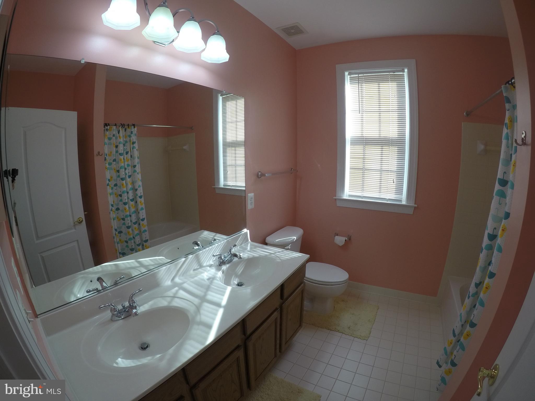 FAIRLAKES CROSSING - Residential