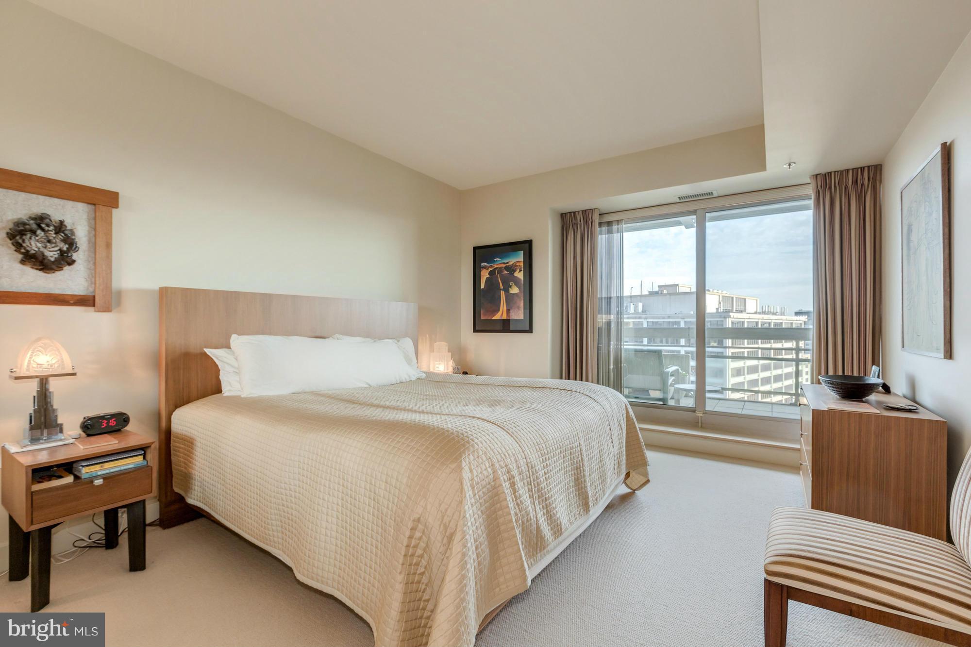 SOMERSET HOUSE - Residential