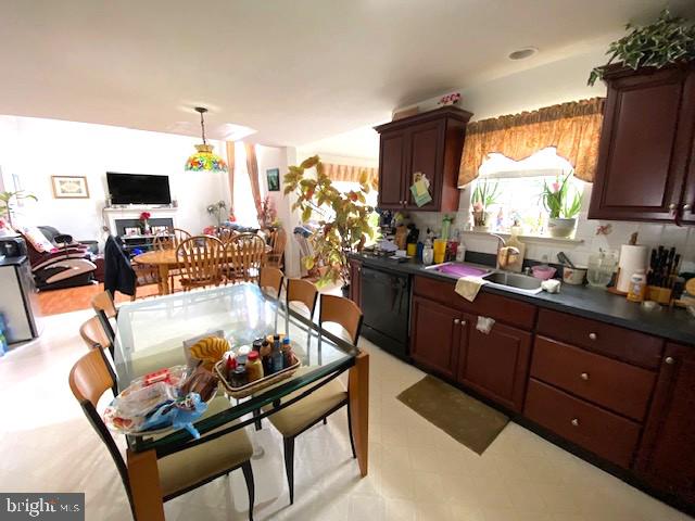 1012 SPRING MEADOW DRIVE