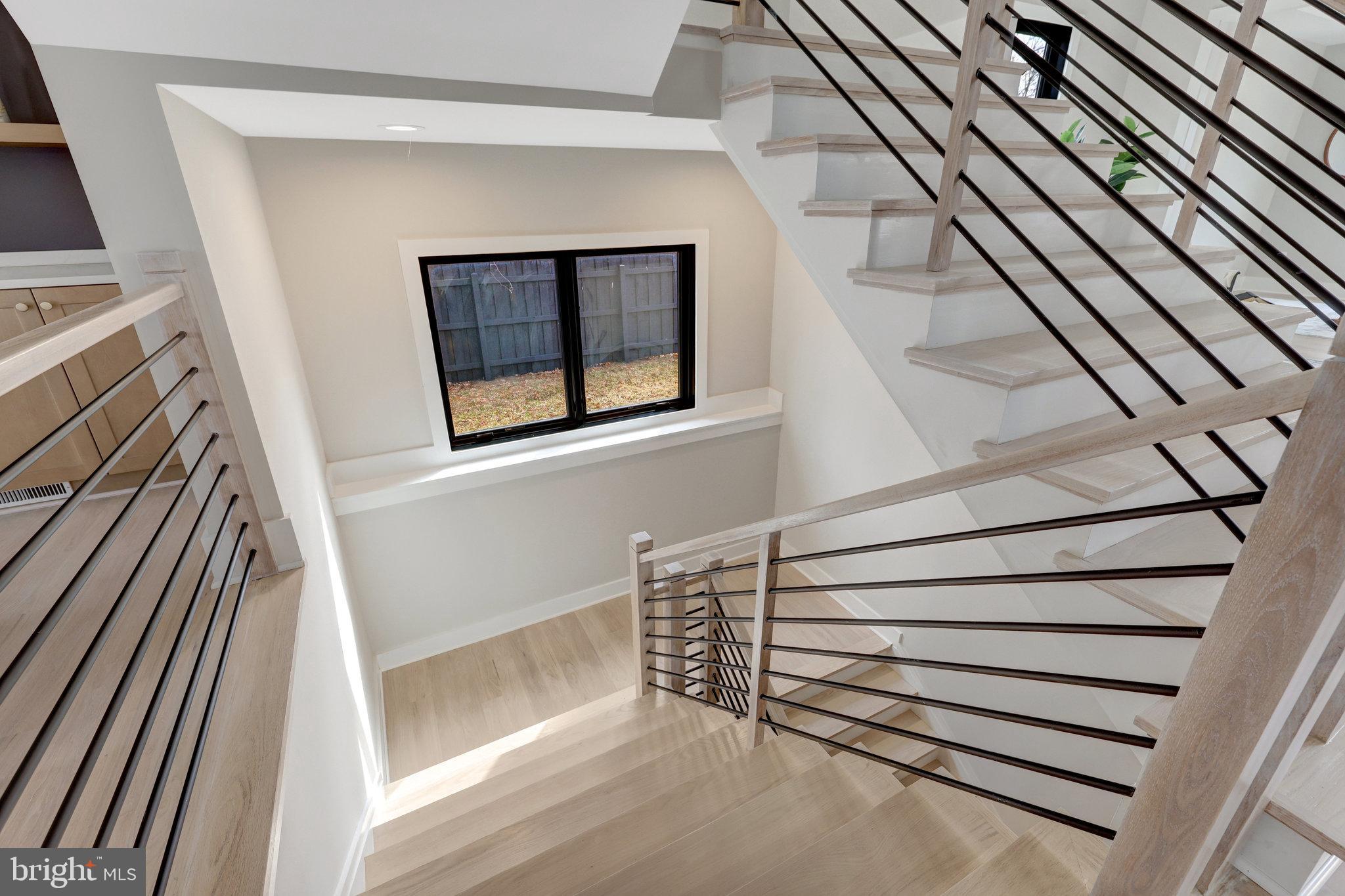 BREEZEWOOD - Residential