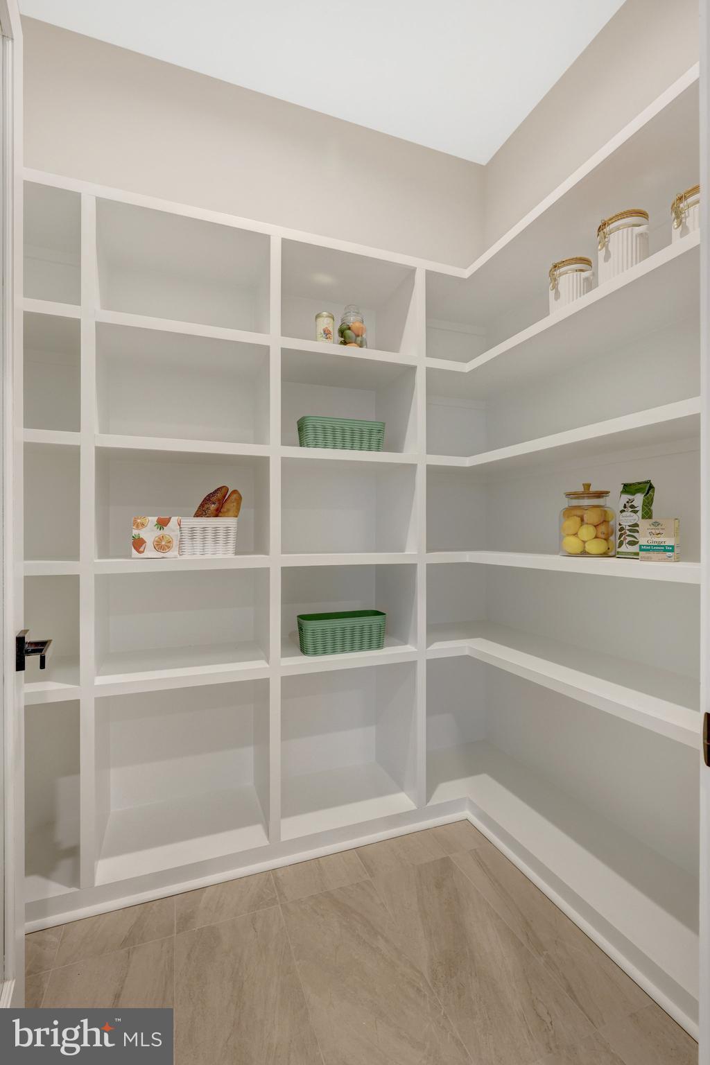 BREEZEWOOD - Residential