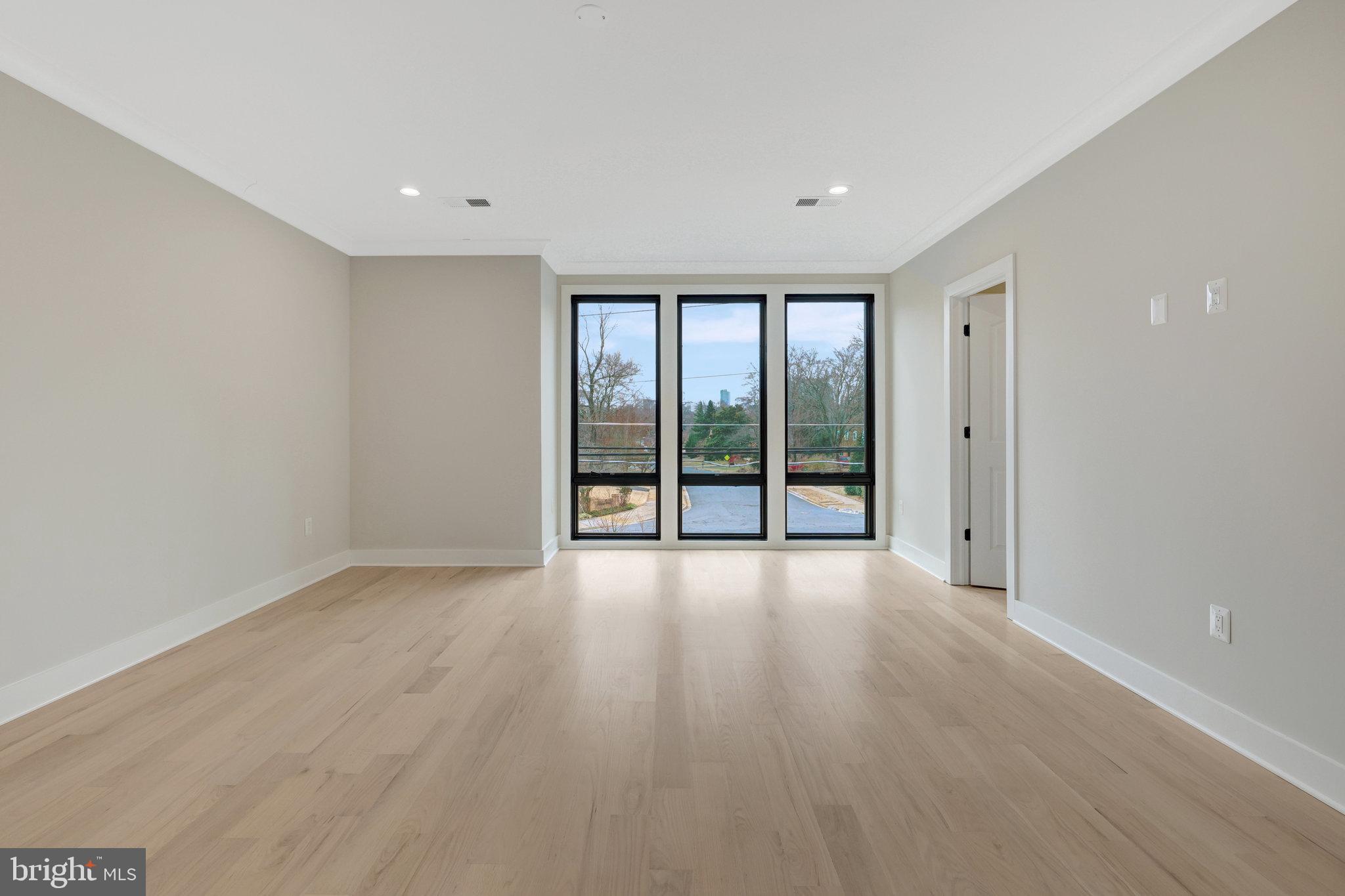 BREEZEWOOD - Residential