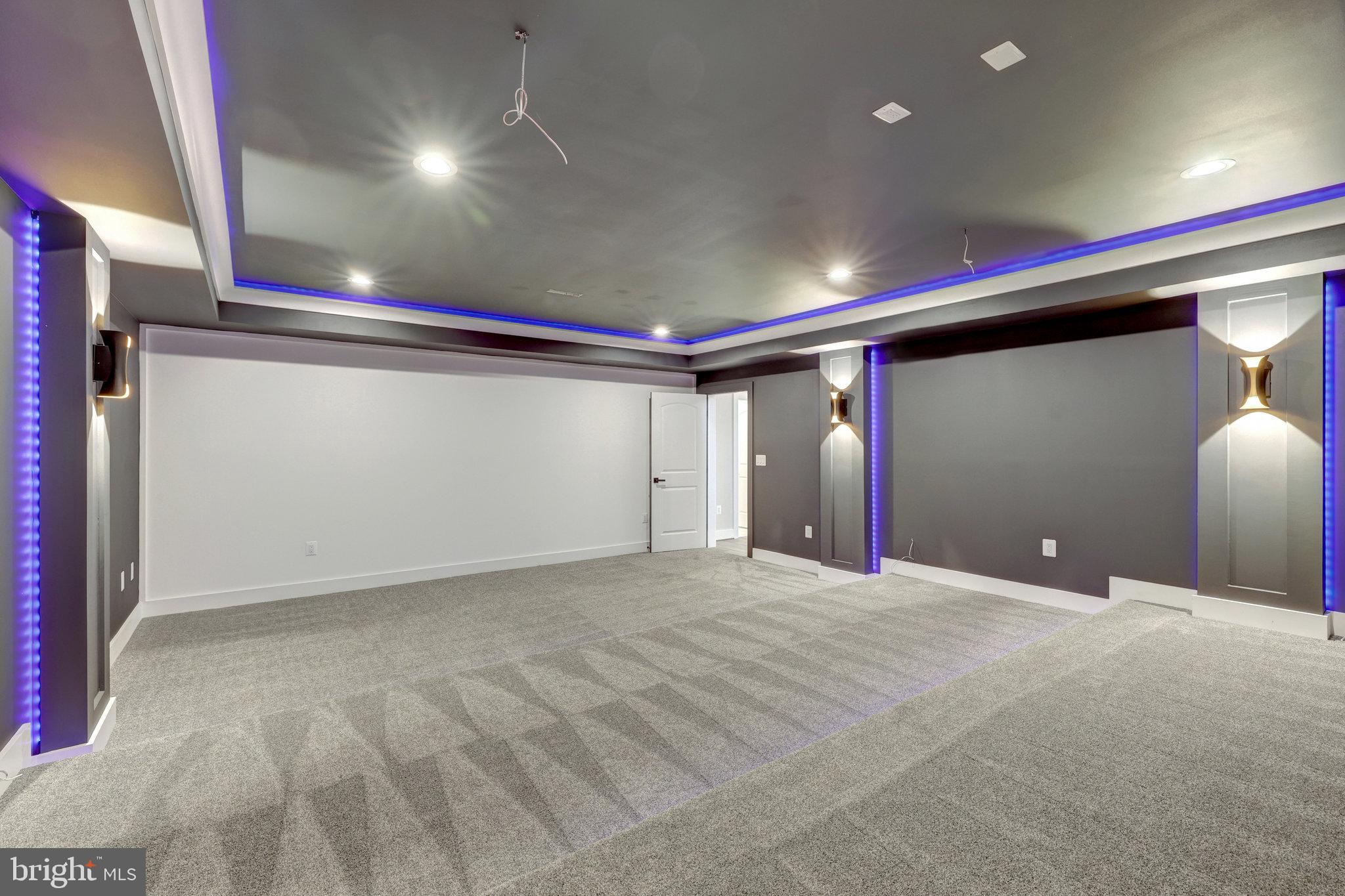 BREEZEWOOD - Residential