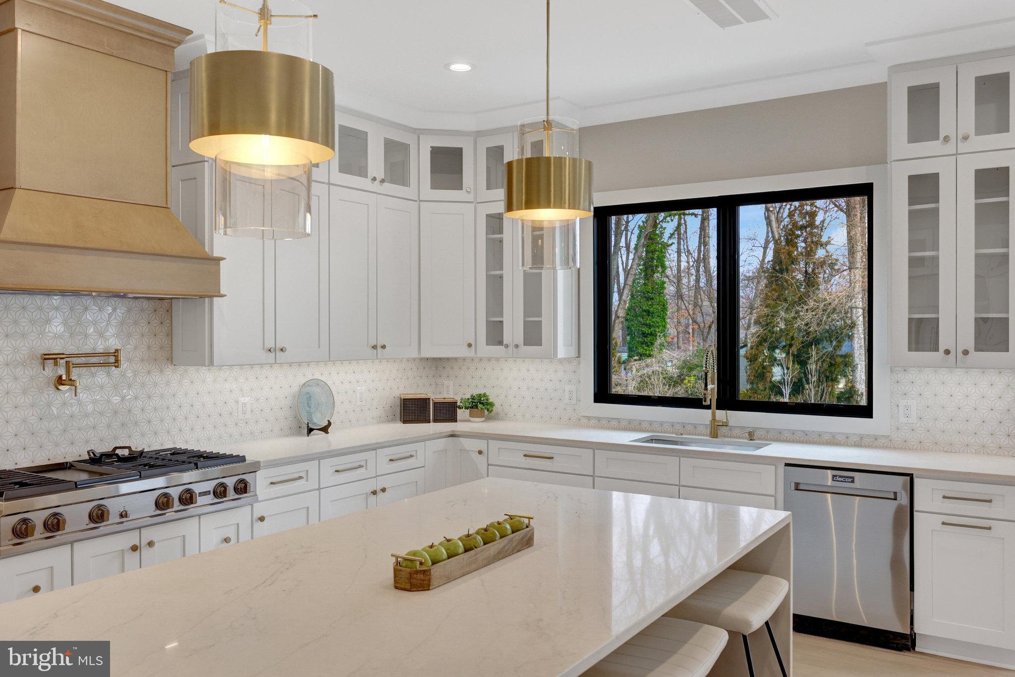 BREEZEWOOD - Residential