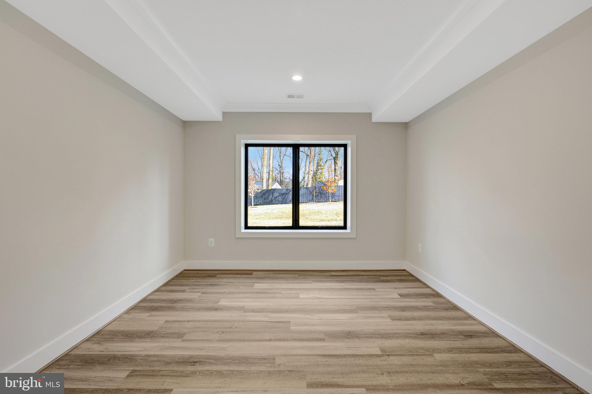 BREEZEWOOD - Residential