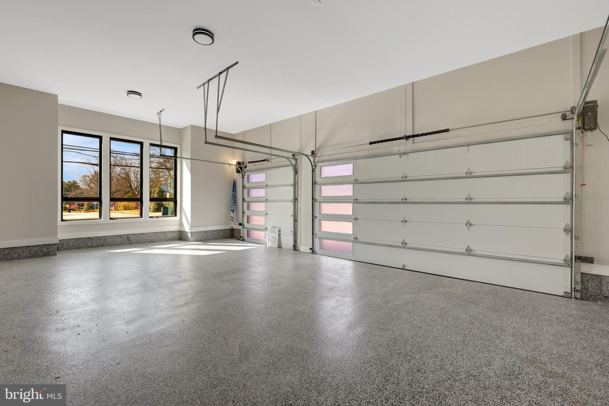 BREEZEWOOD - Residential