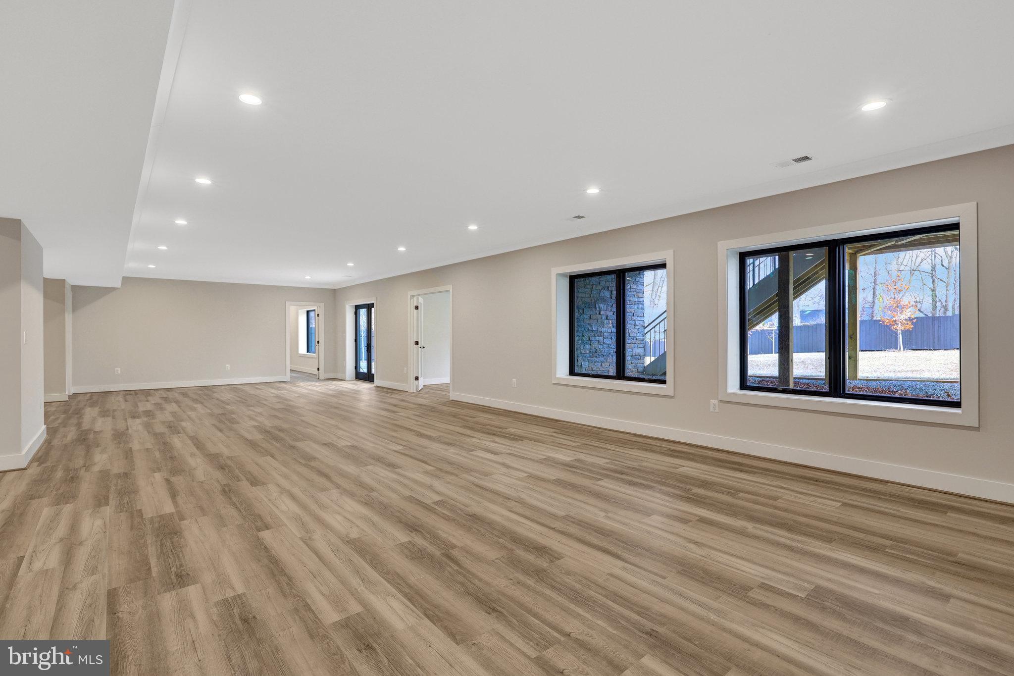 BREEZEWOOD - Residential