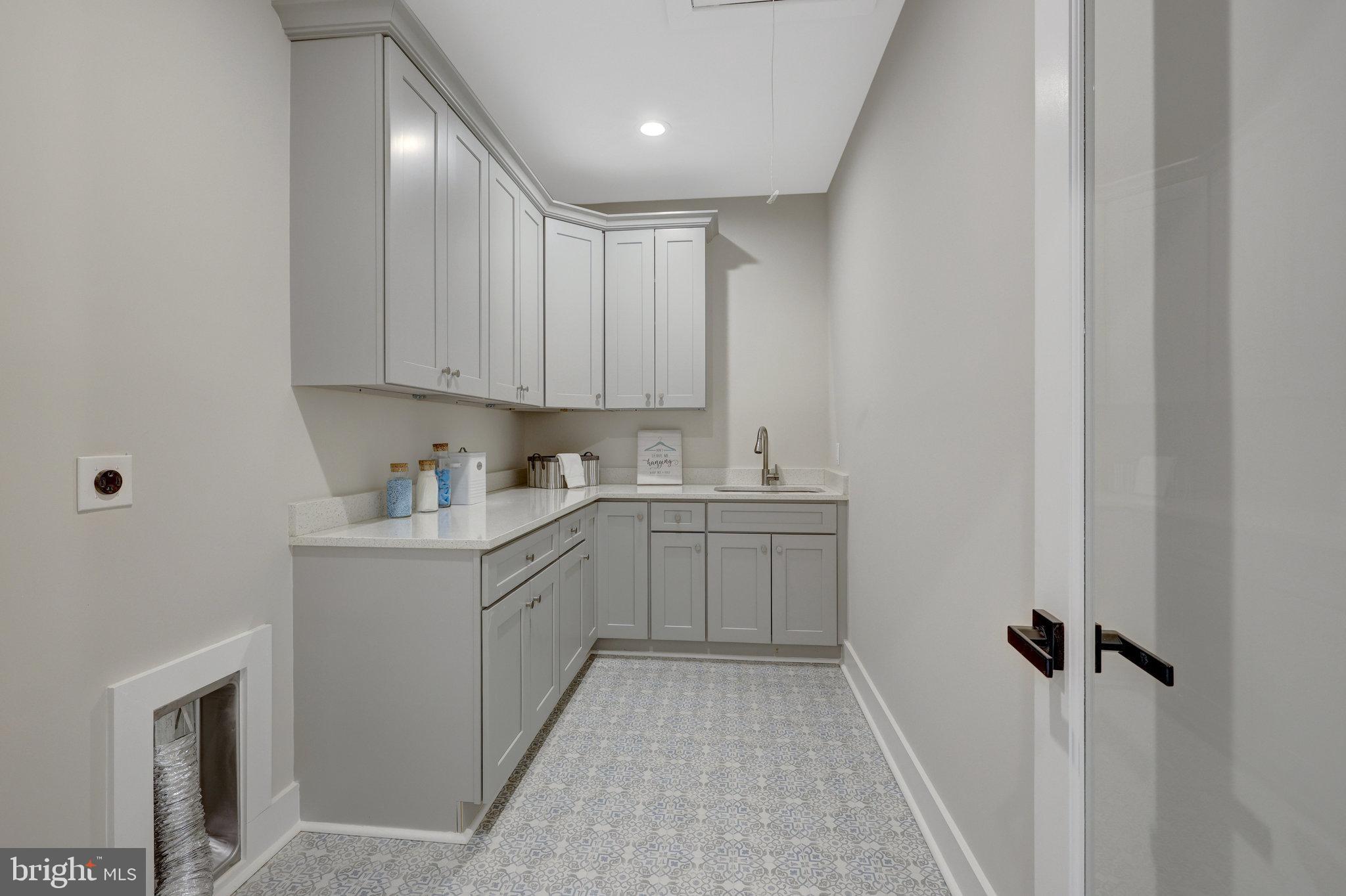 BREEZEWOOD - Residential