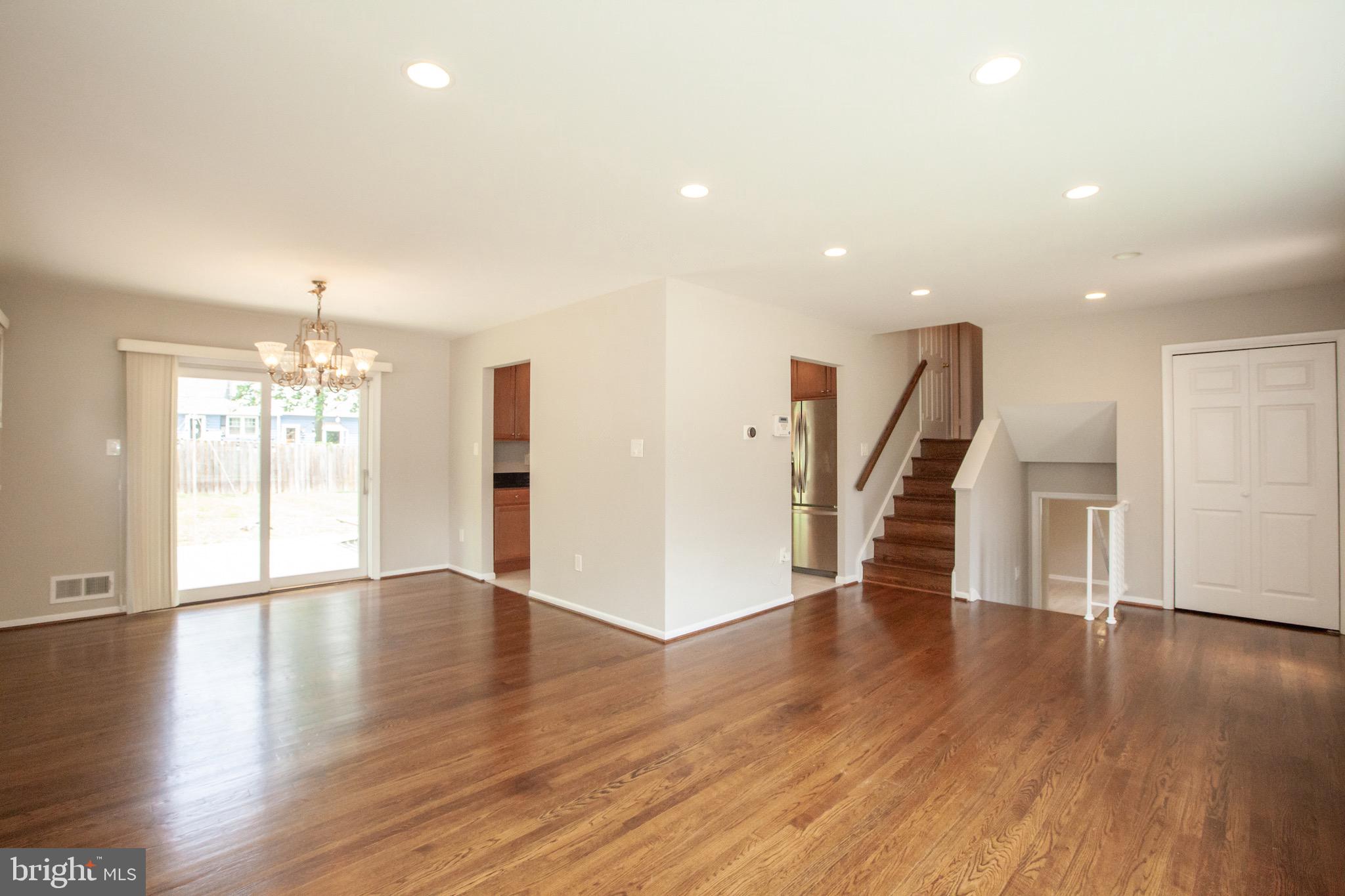 POMPONIOS KINGWOOD PARK - Residential Lease