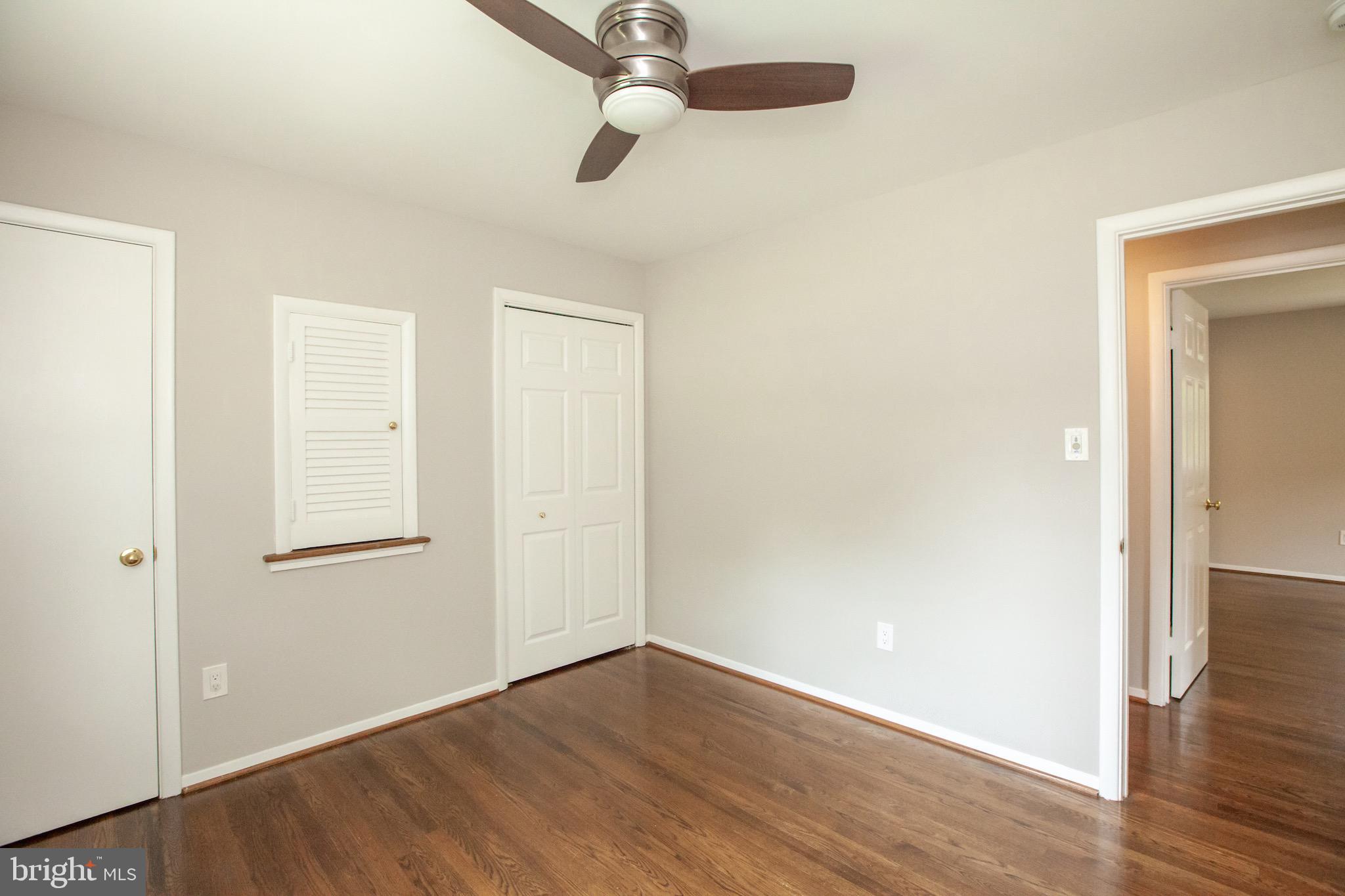 POMPONIOS KINGWOOD PARK - Residential Lease