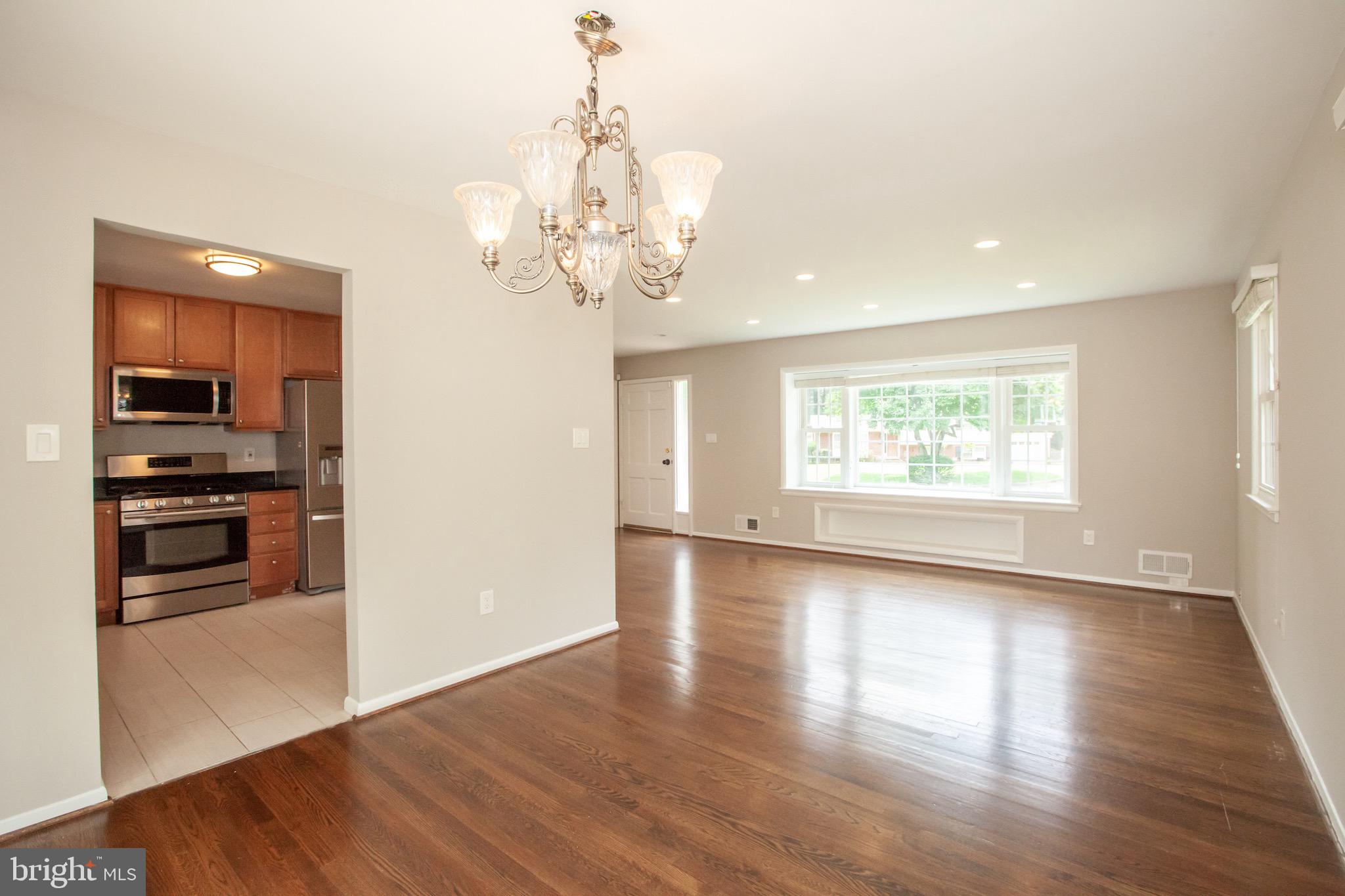 POMPONIOS KINGWOOD PARK - Residential Lease