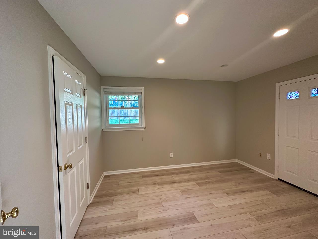 POMPONIOS KINGWOOD PARK - Residential Lease