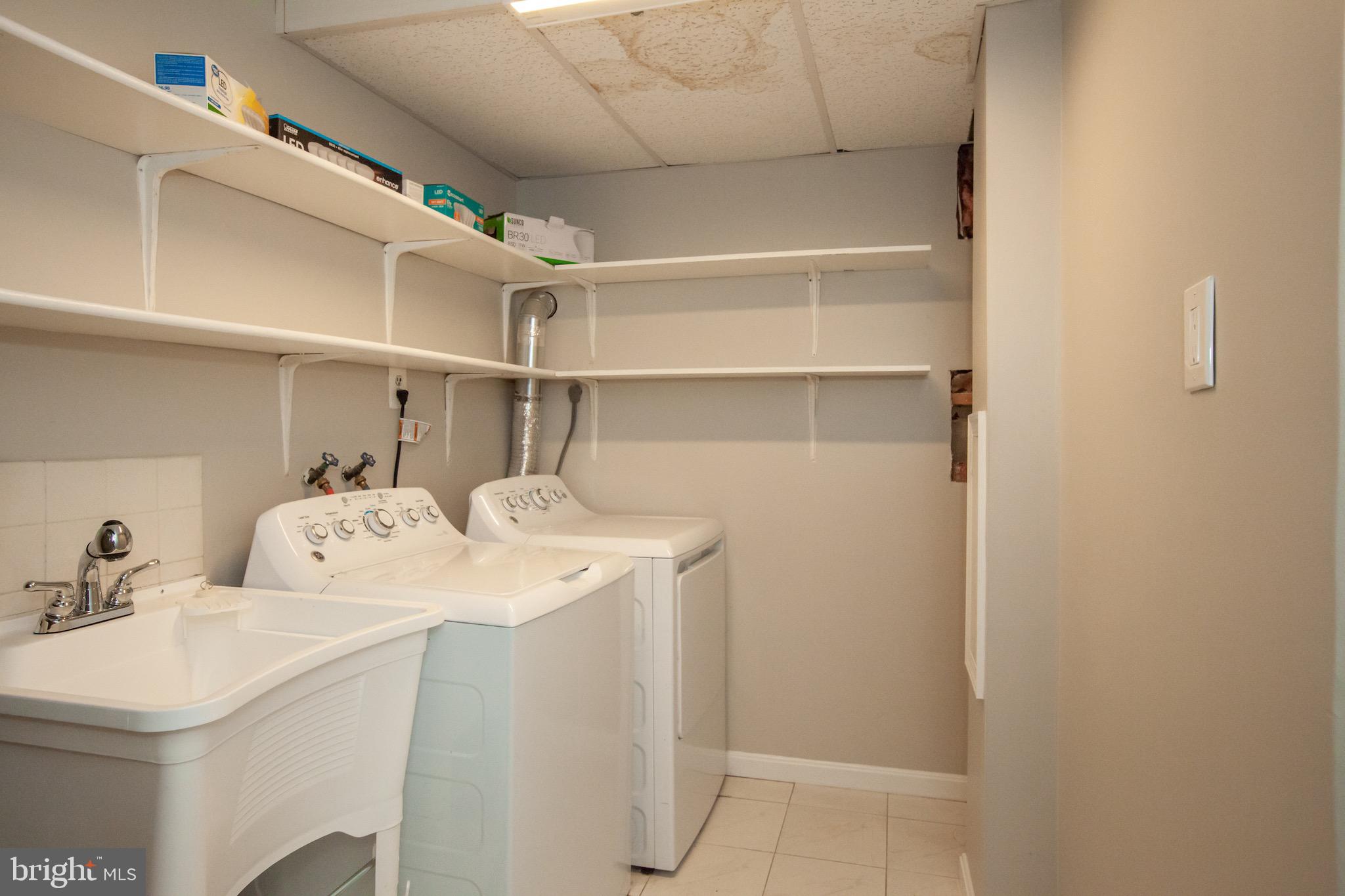 POMPONIOS KINGWOOD PARK - Residential Lease