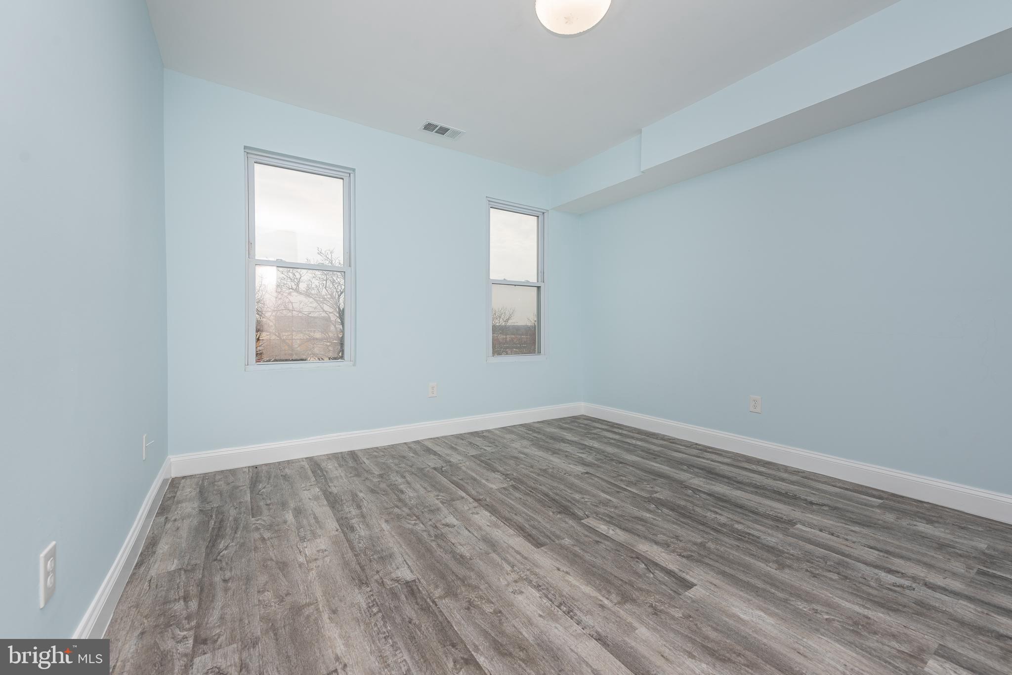 LIBERTY SQUARE - Residential