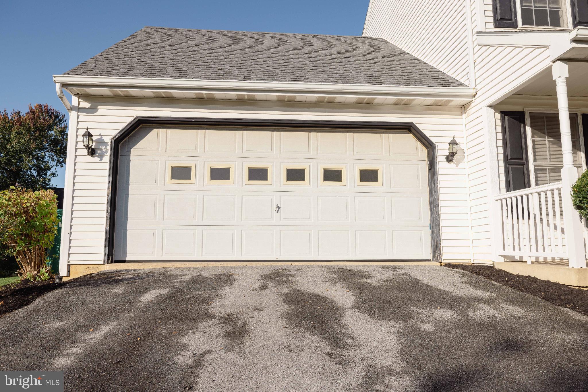 25 HETRICK COURT