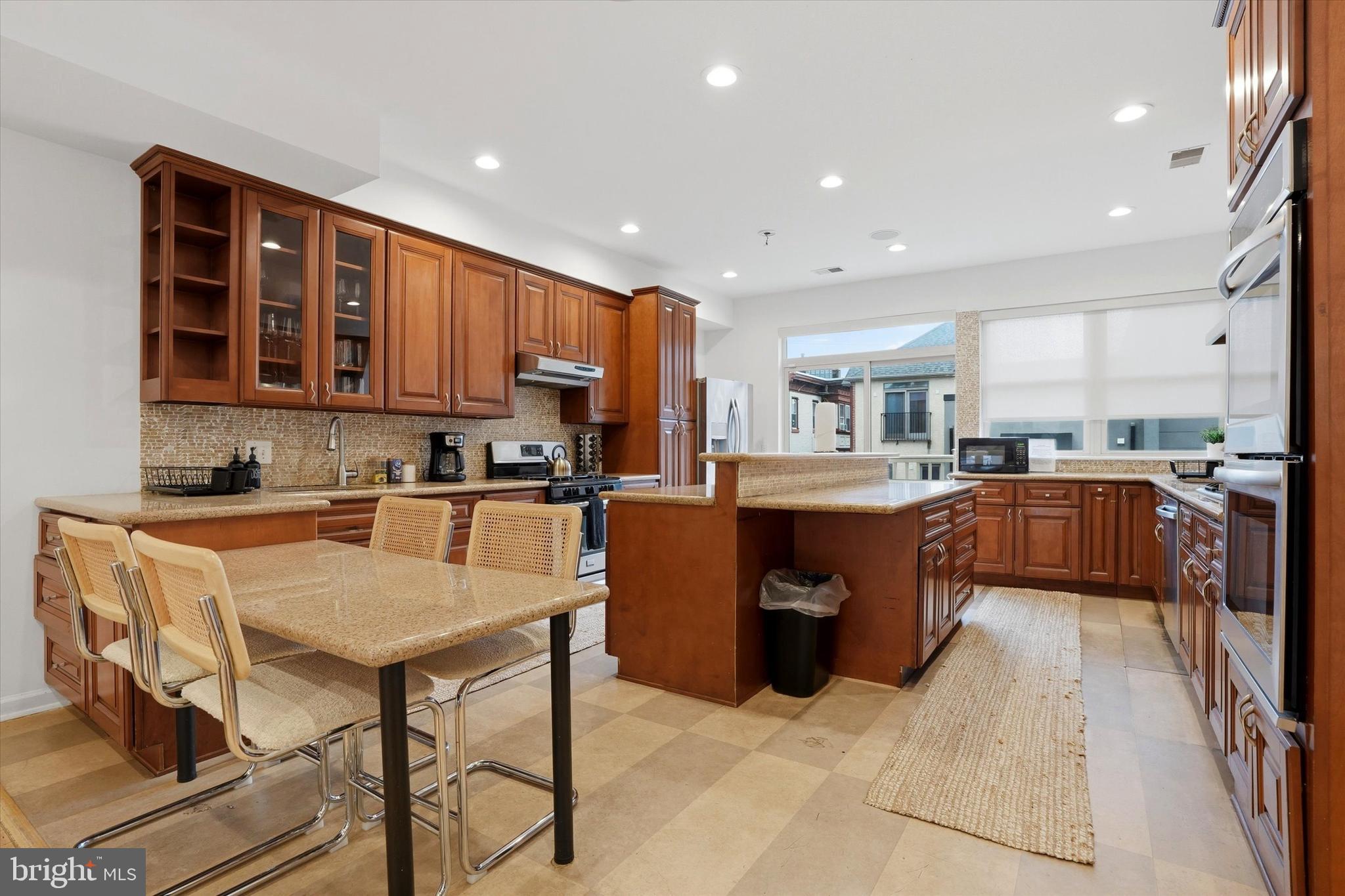 NORTHERN LIBERTIES - Commercial Sale