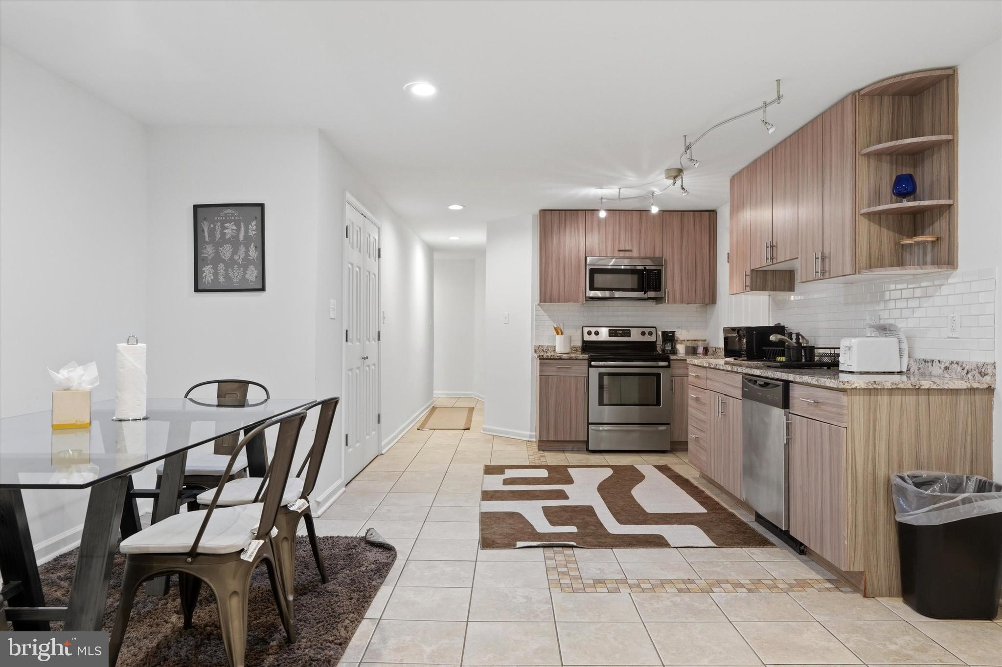 NORTHERN LIBERTIES - Commercial Sale