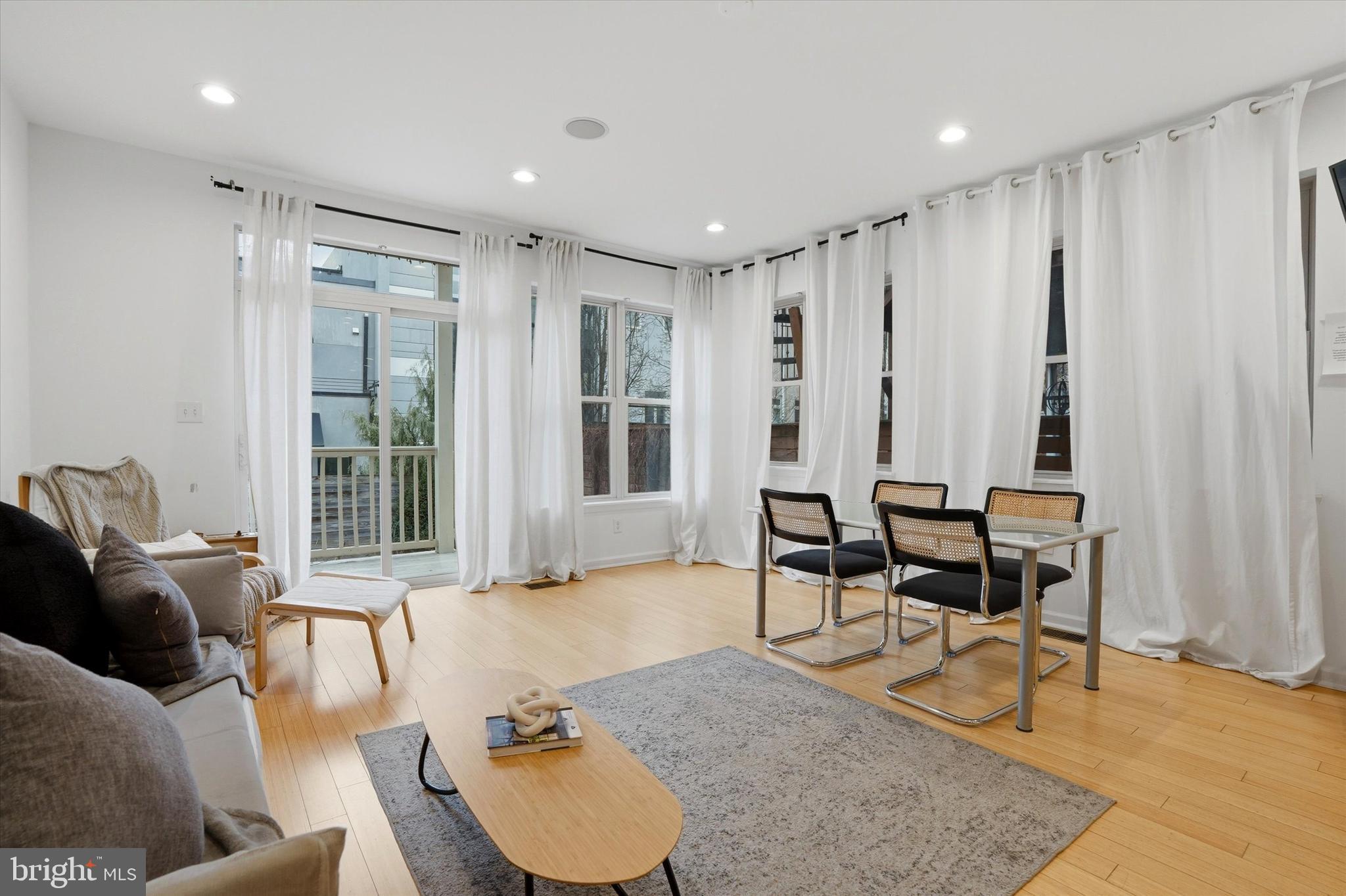 NORTHERN LIBERTIES - Commercial Sale