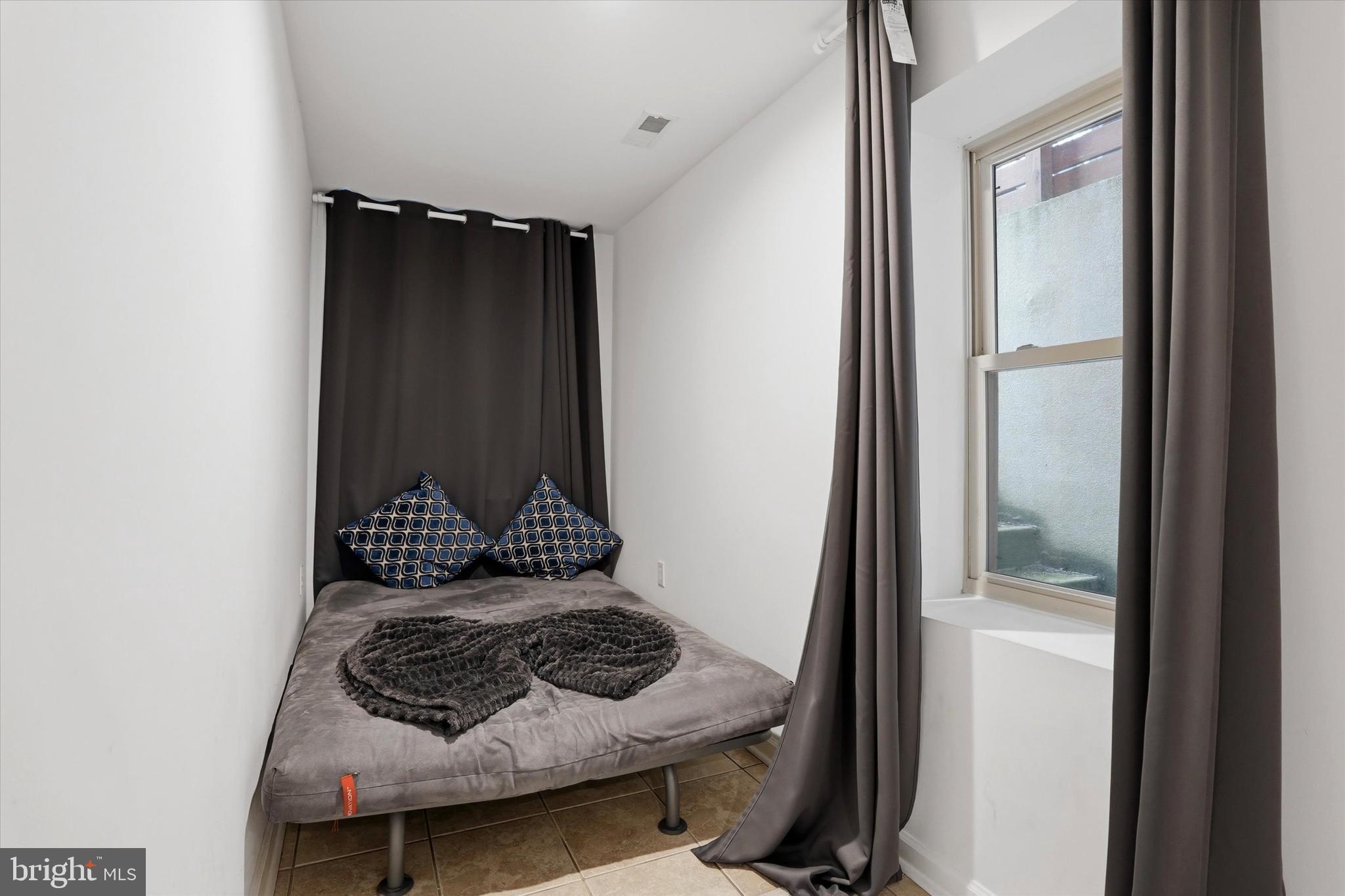 NORTHERN LIBERTIES - Commercial Sale