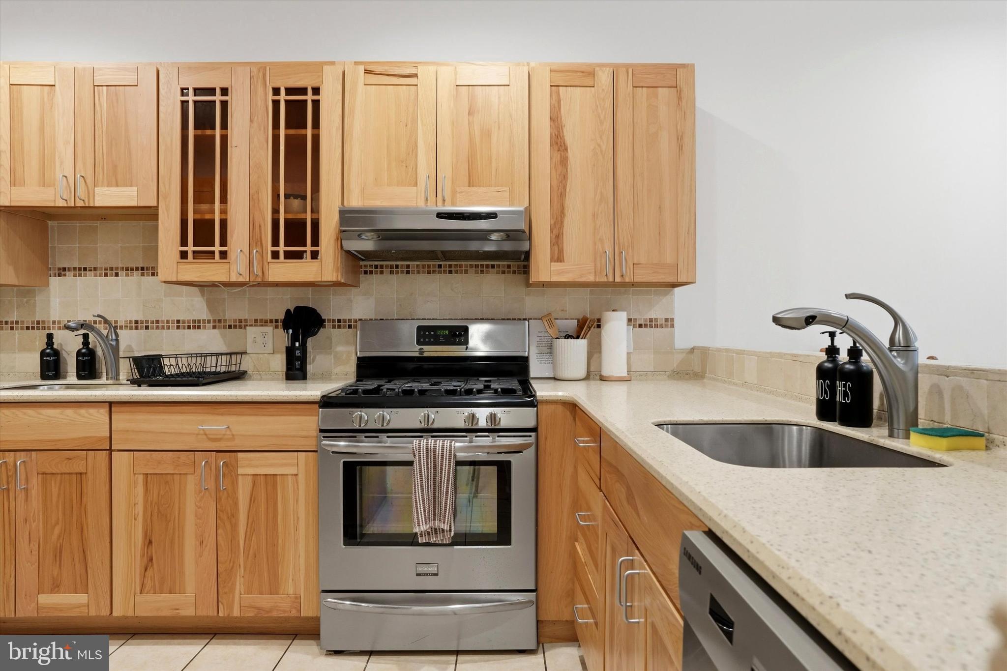 NORTHERN LIBERTIES - Commercial Sale