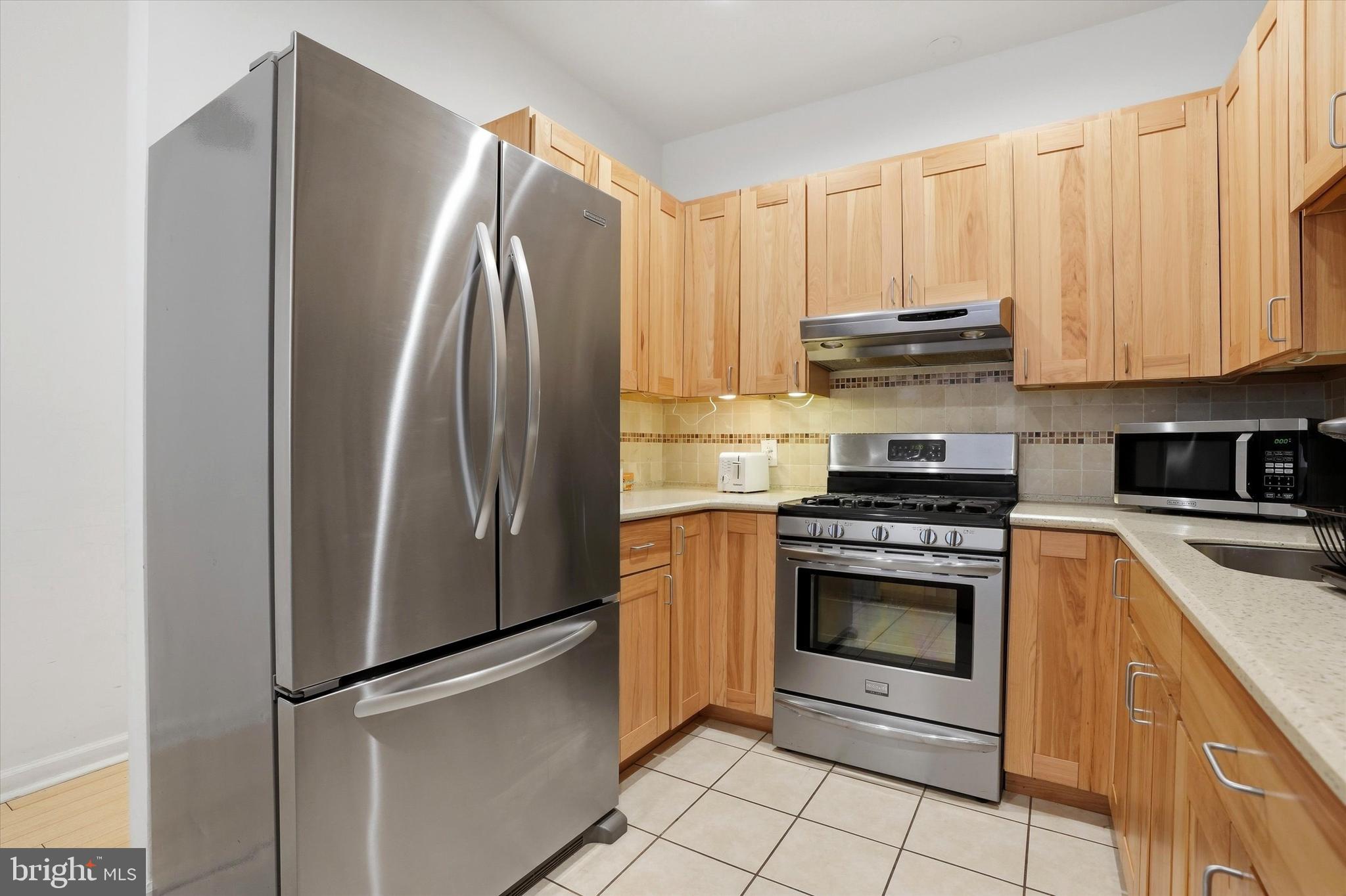 NORTHERN LIBERTIES - Commercial Sale