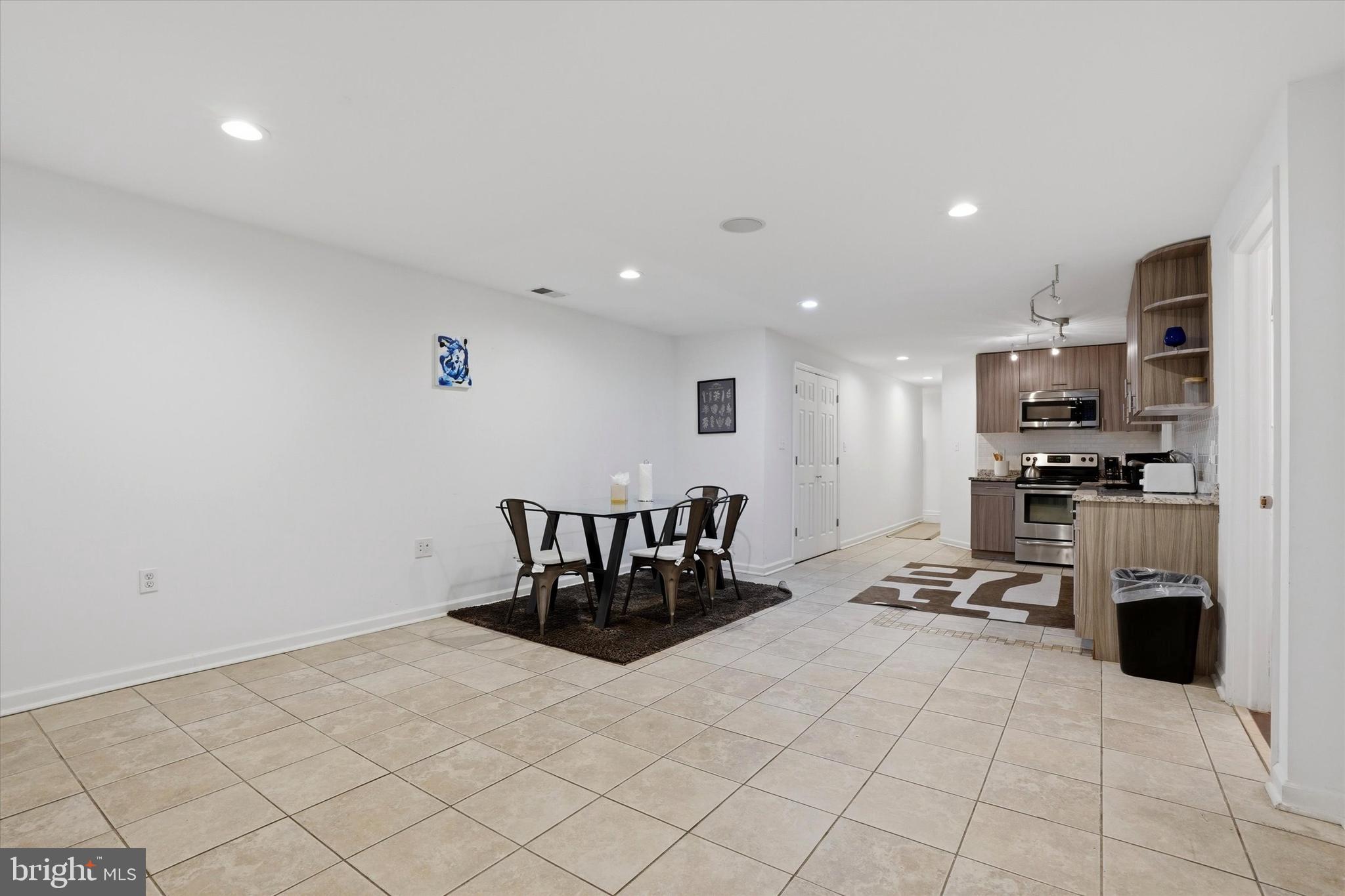 NORTHERN LIBERTIES - Commercial Sale