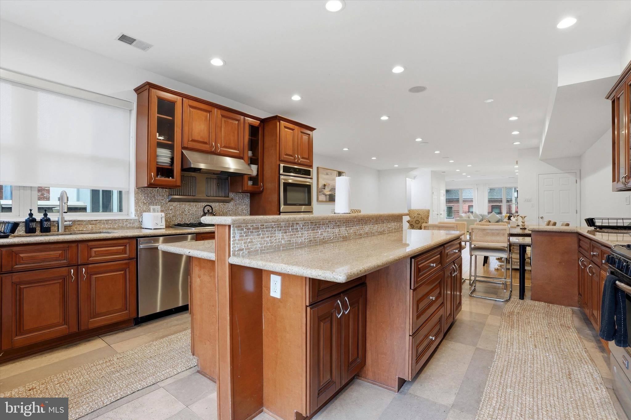 NORTHERN LIBERTIES - Commercial Sale