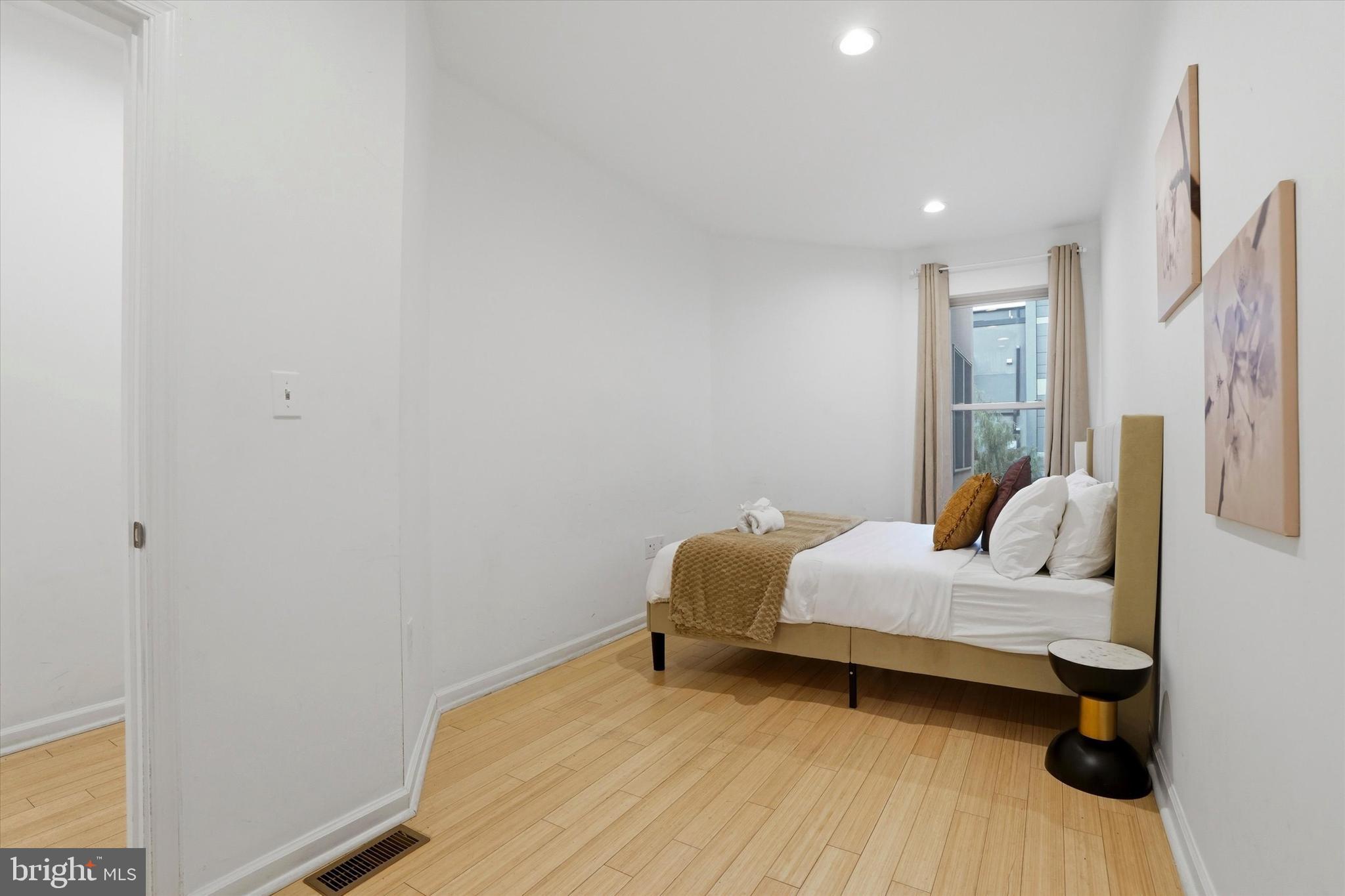 NORTHERN LIBERTIES - Commercial Sale