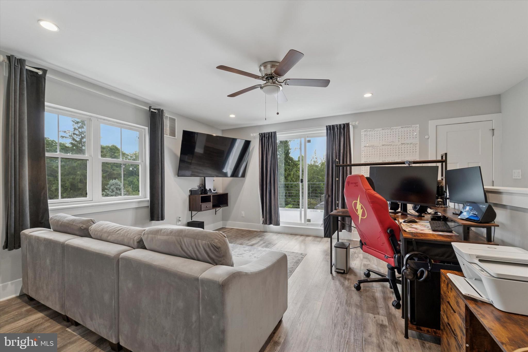 ROXBOROUGH - Residential