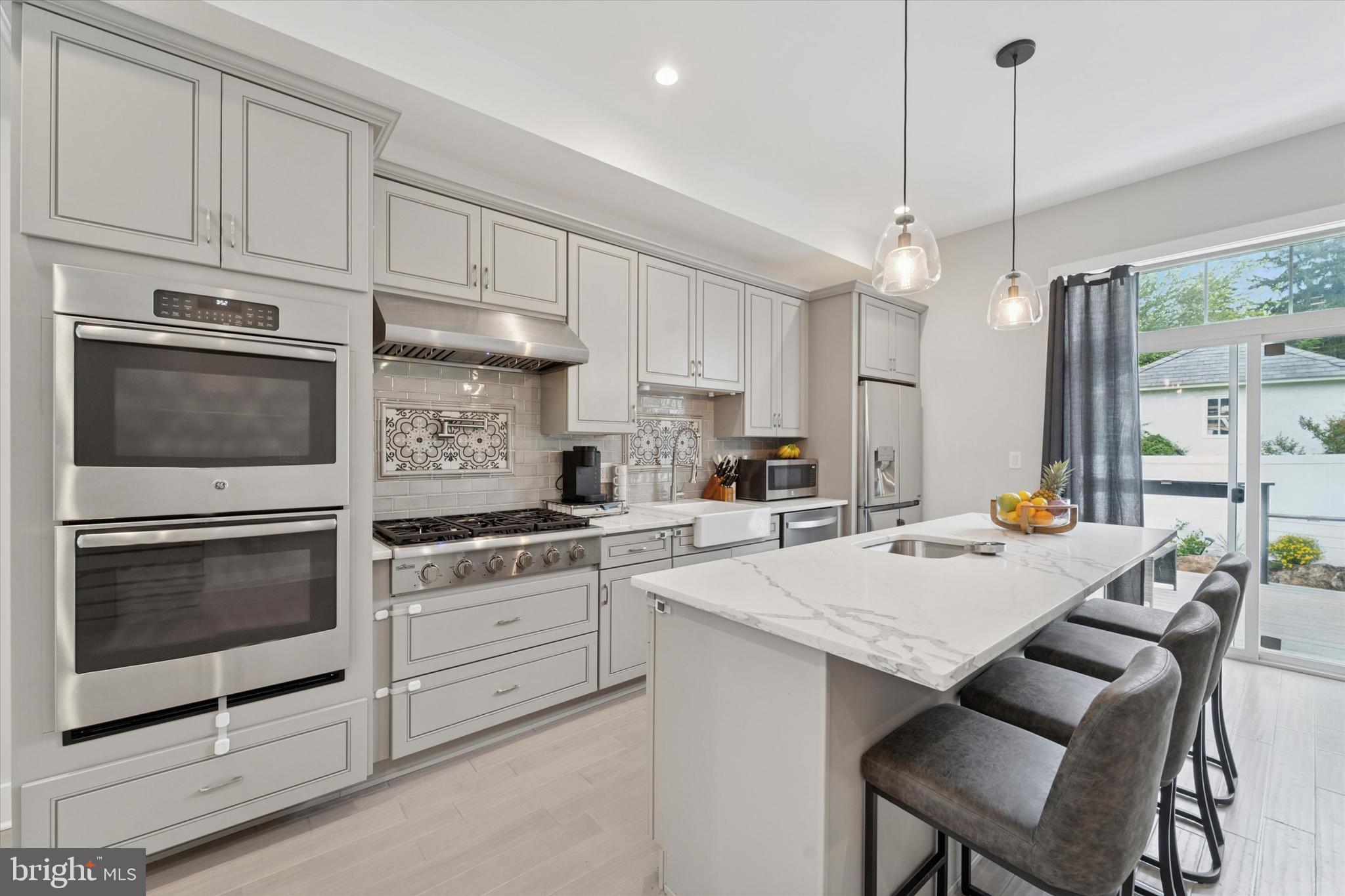 ROXBOROUGH - Residential