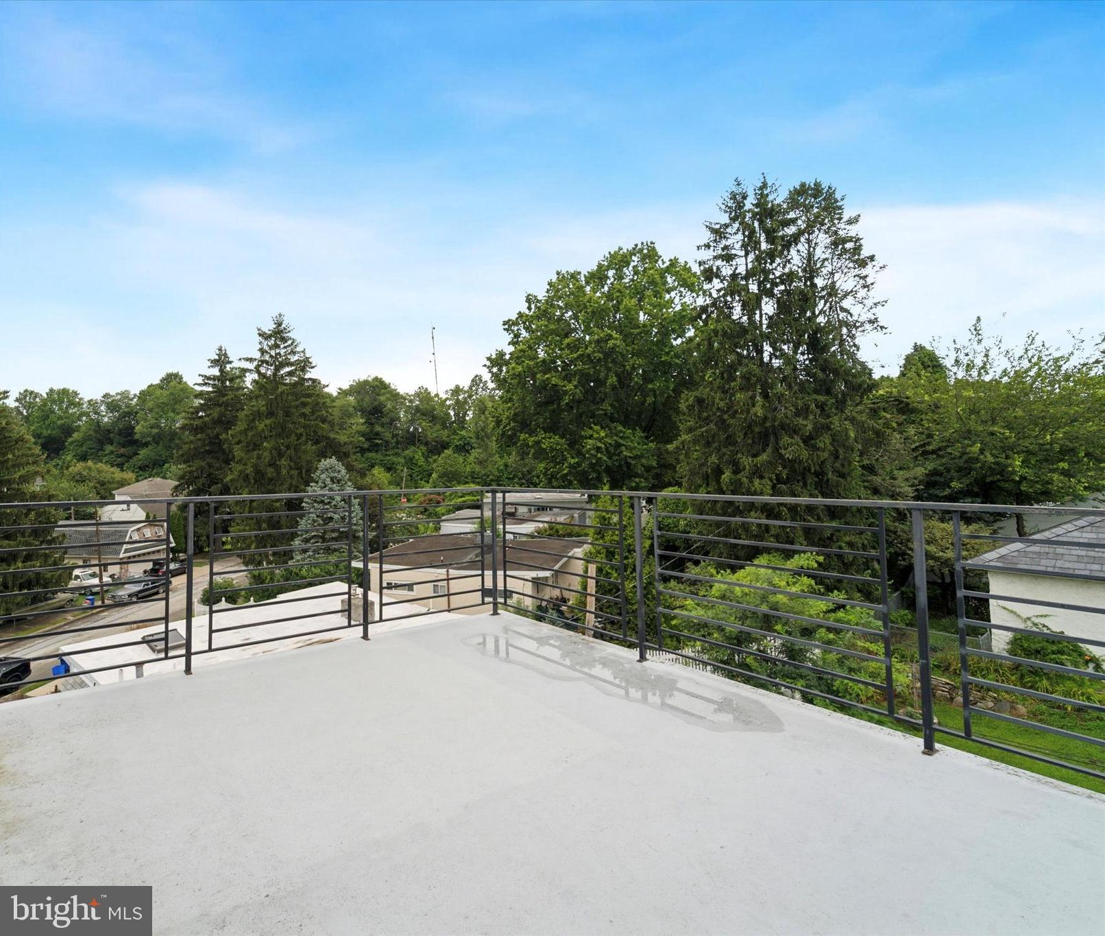 ROXBOROUGH - Residential