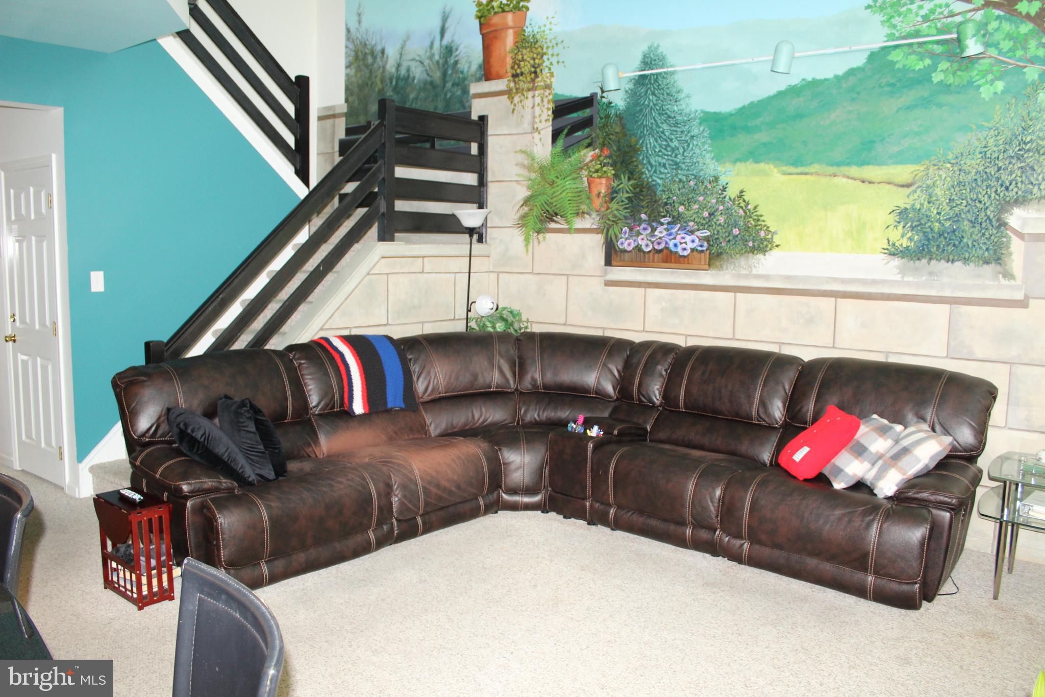 CHARLESTOWN OAKS - Residential