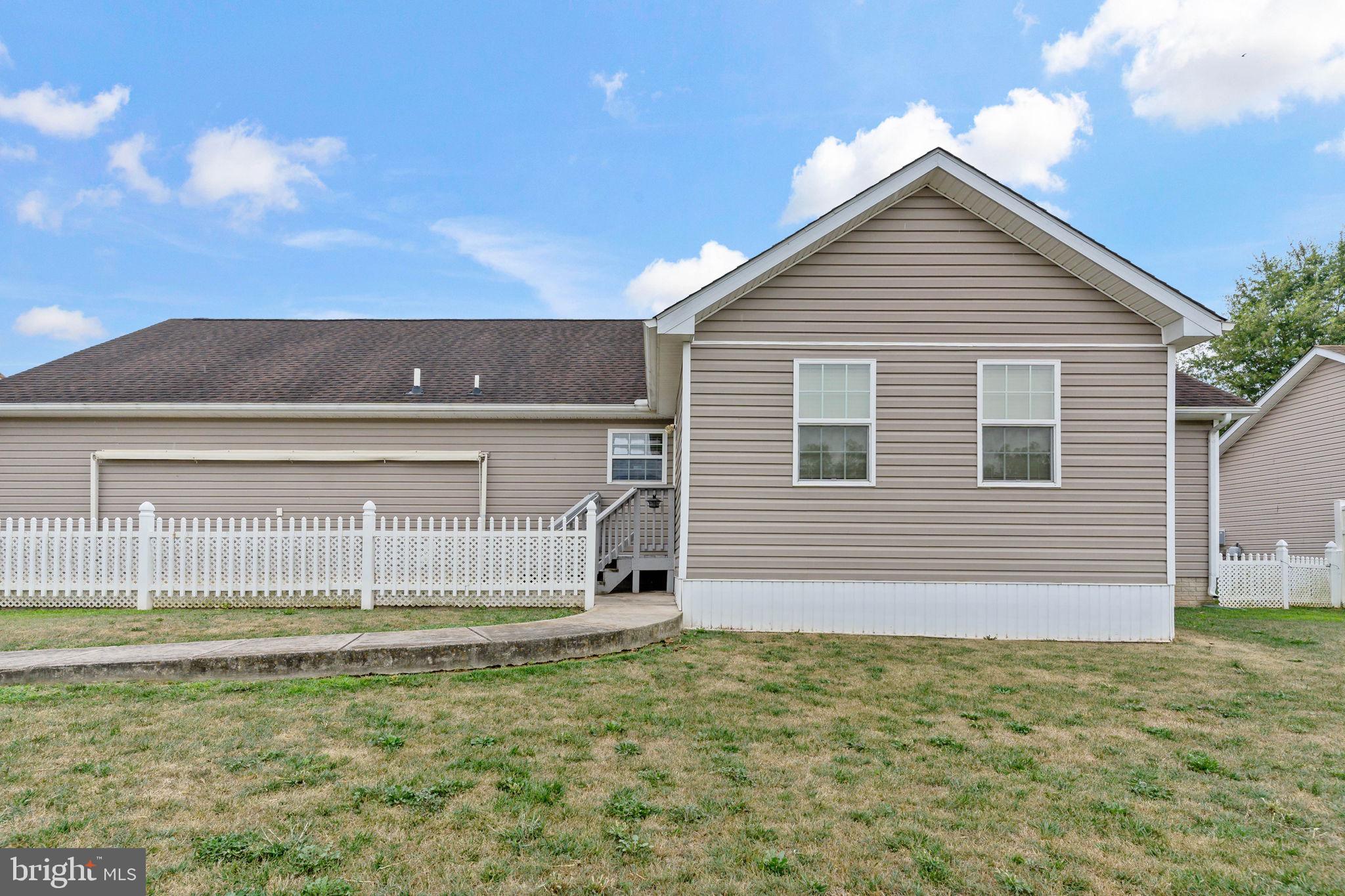 CRESTFIELD - Residential