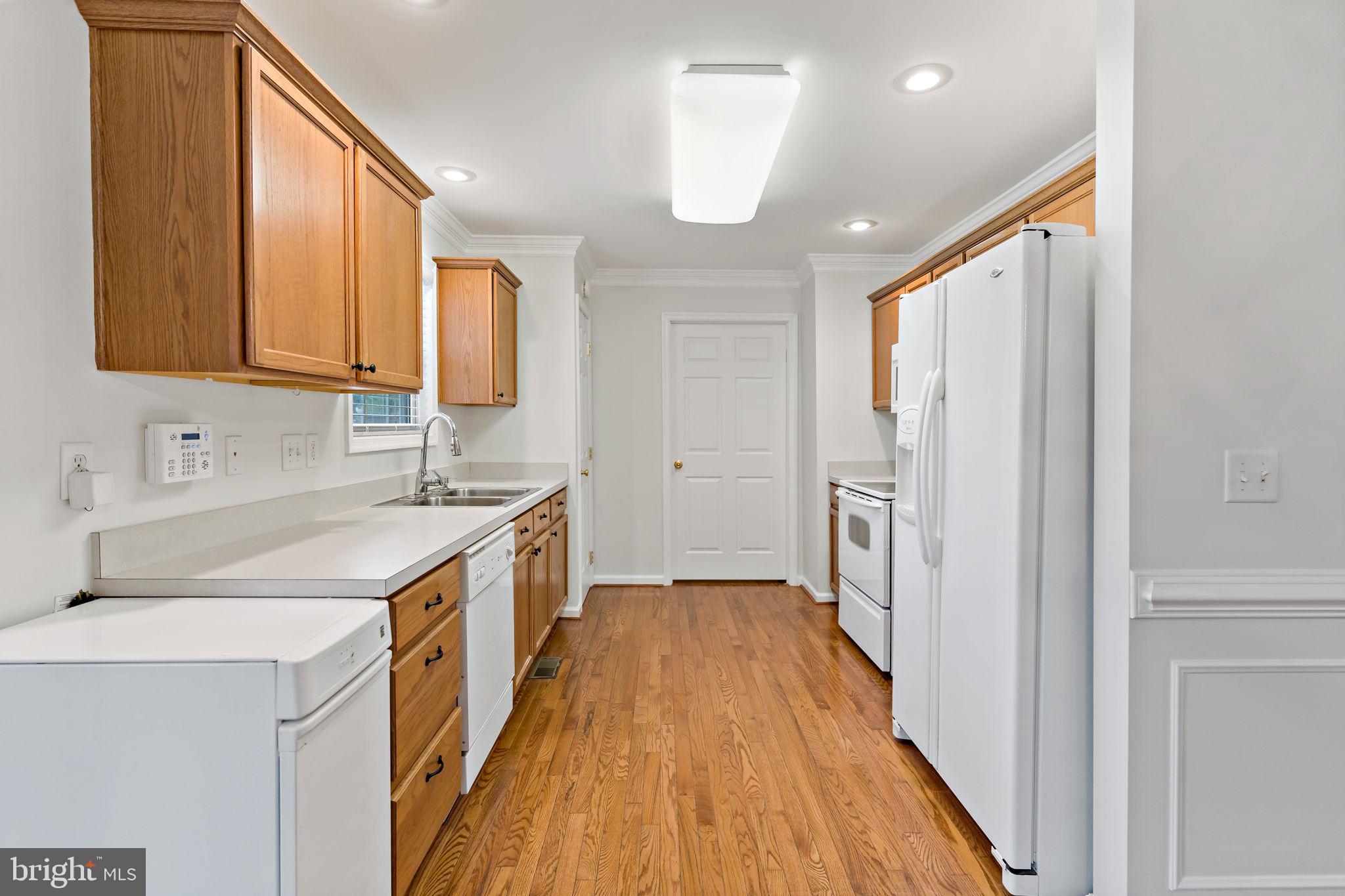 CRESTFIELD - Residential