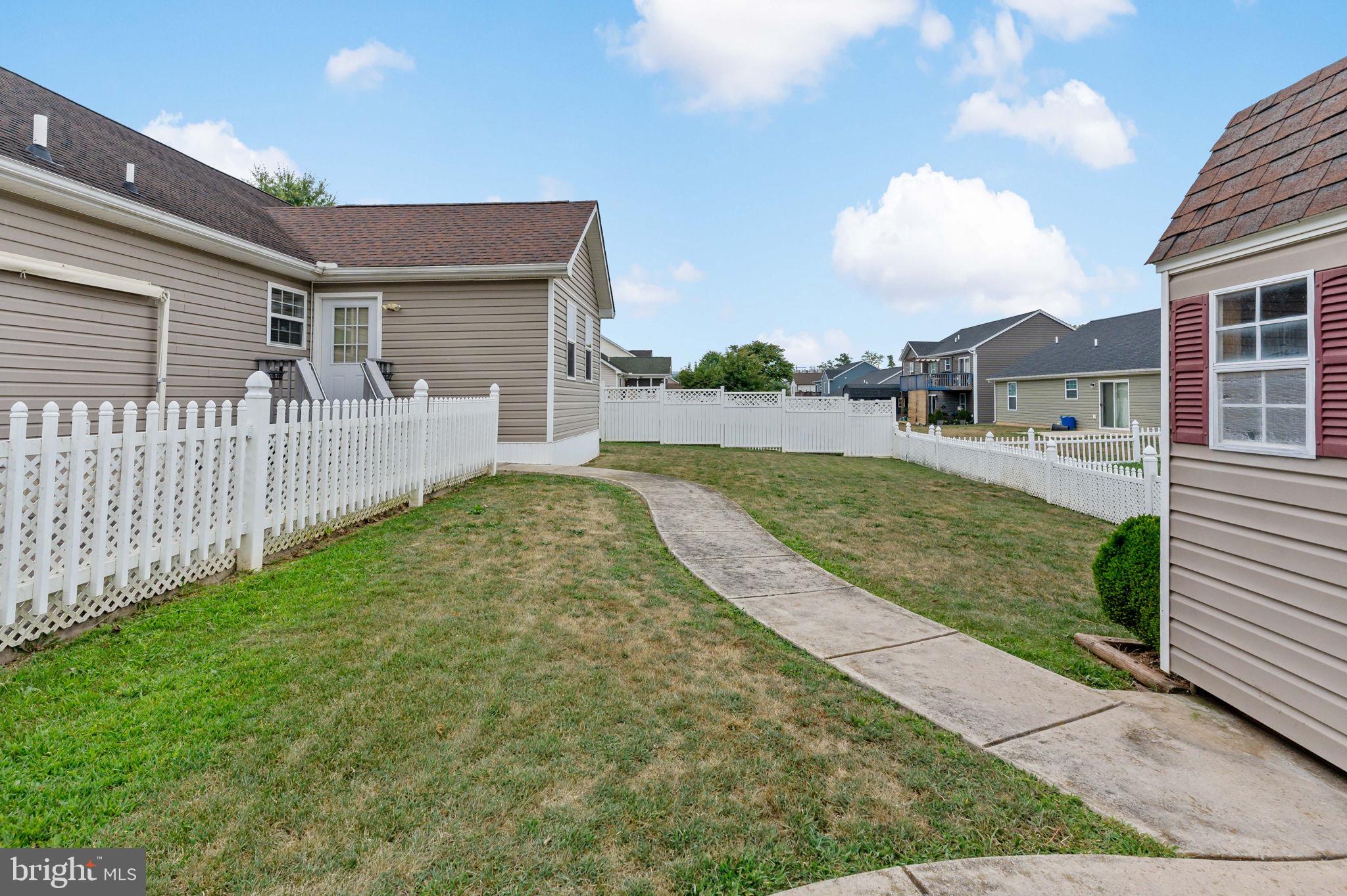 CRESTFIELD - Residential