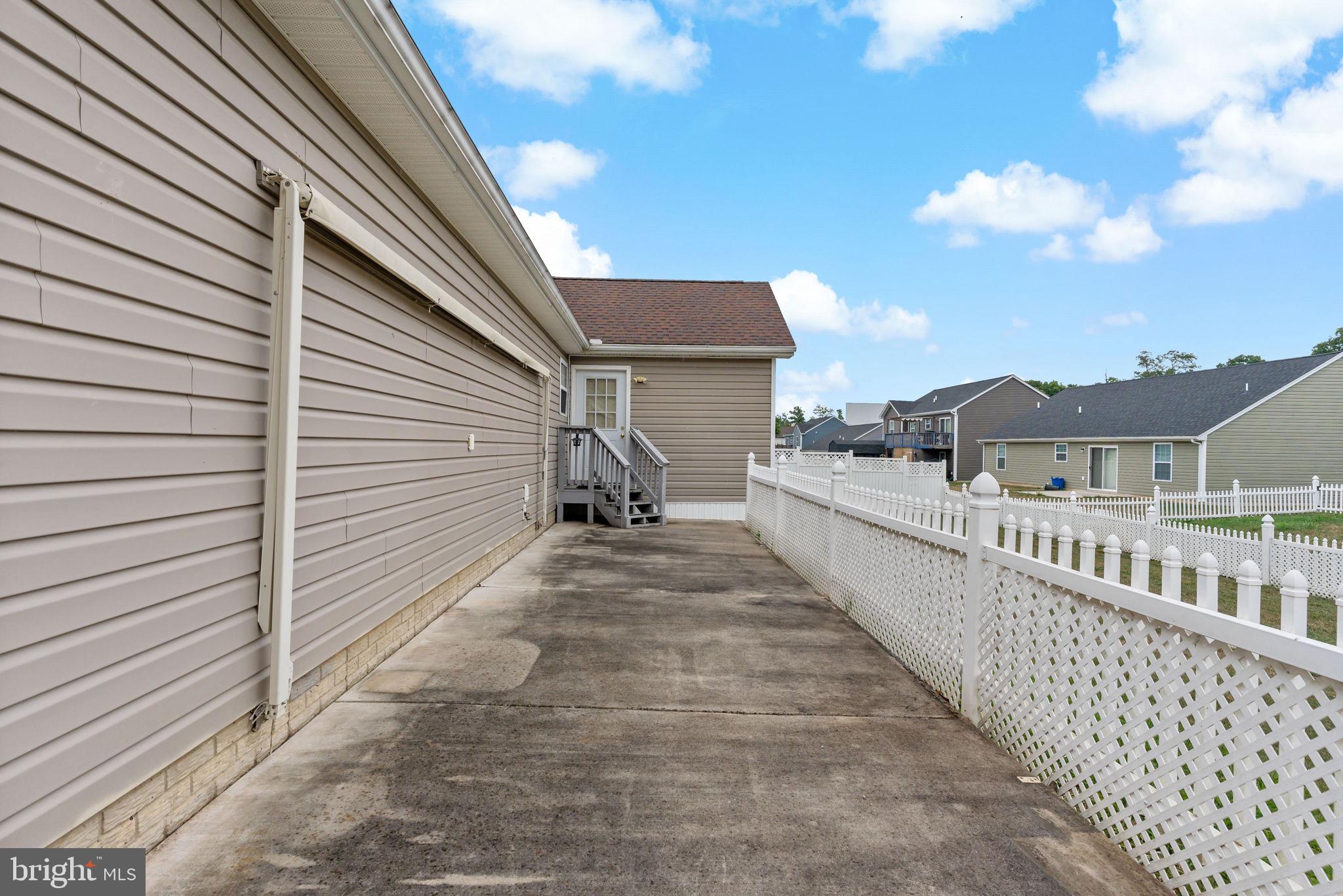 CRESTFIELD - Residential