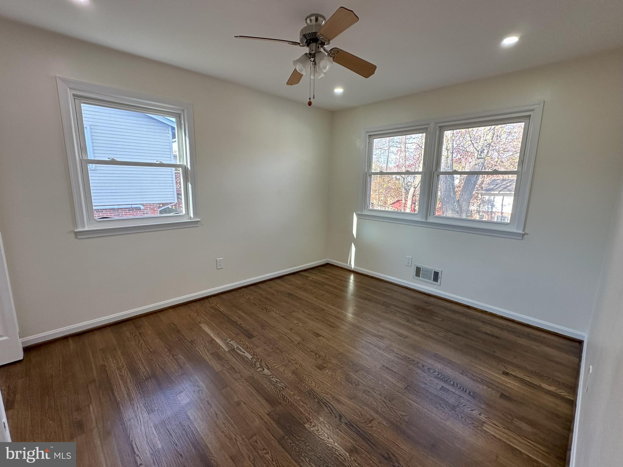 LAKE RIDGE - Residential