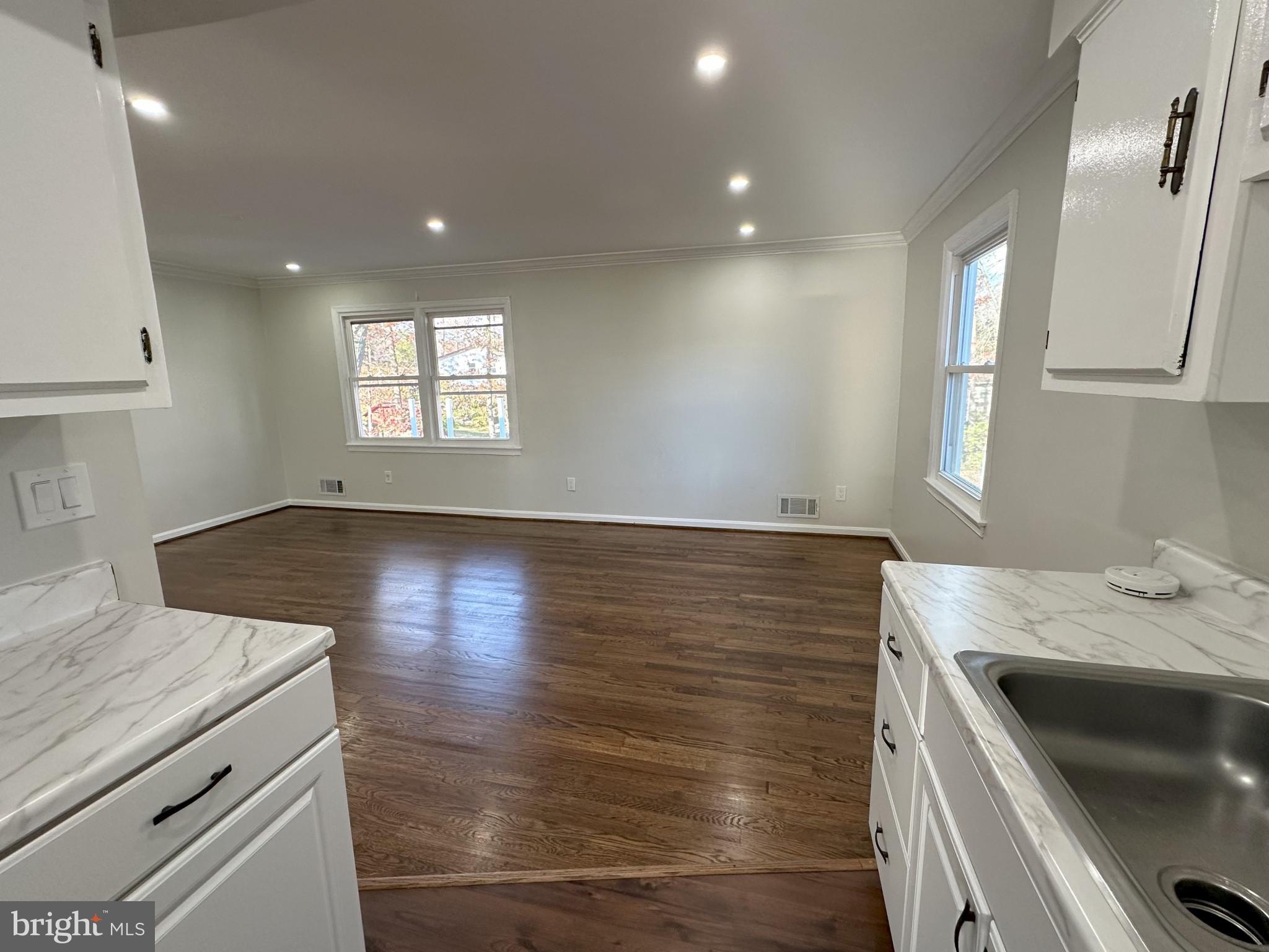 LAKE RIDGE - Residential