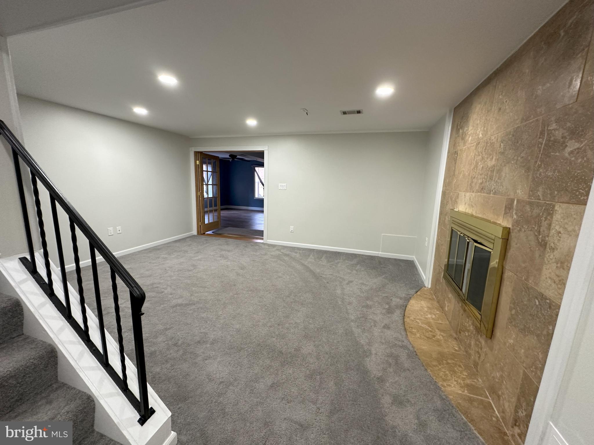 LAKE RIDGE - Residential