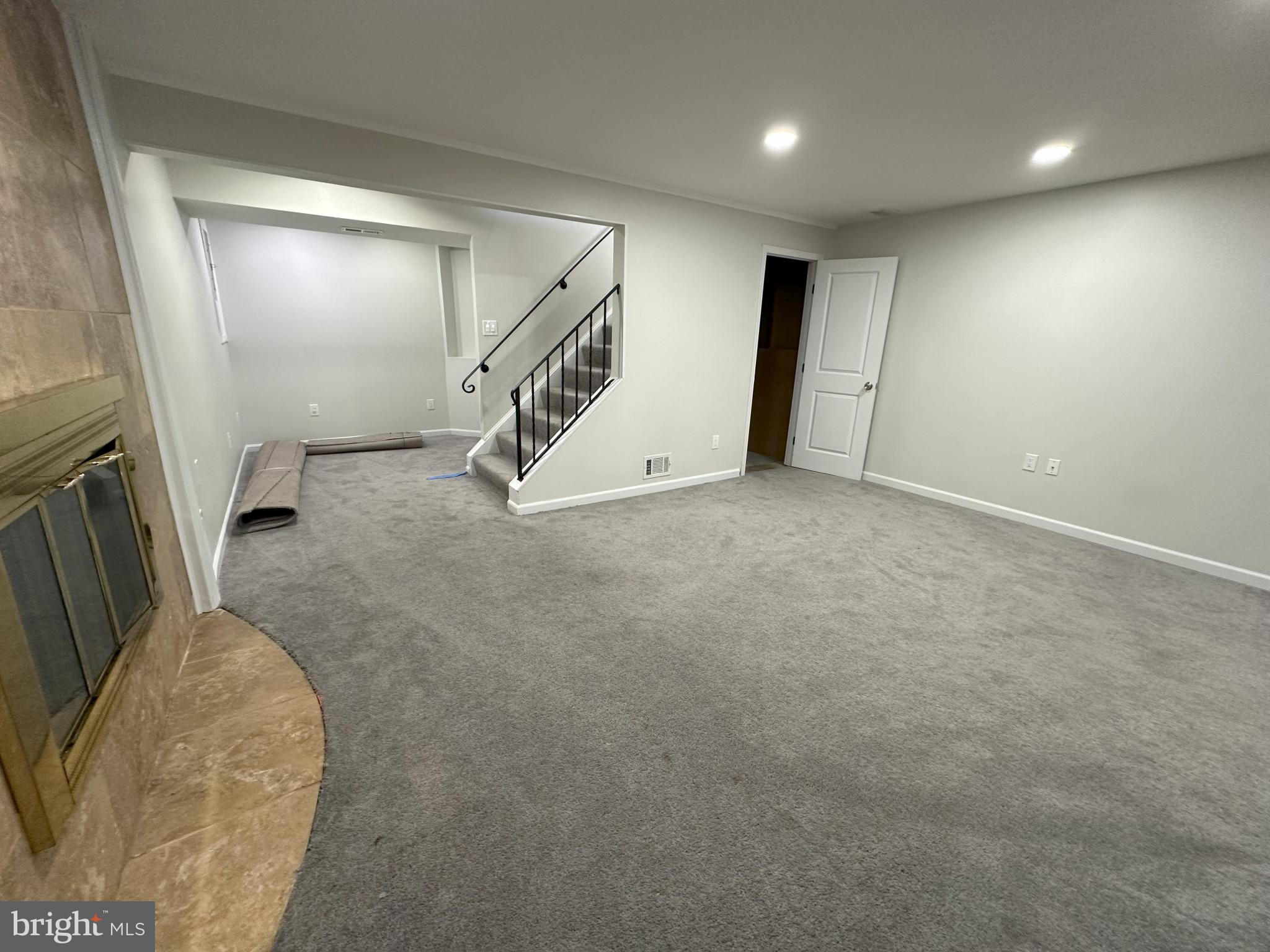 LAKE RIDGE - Residential