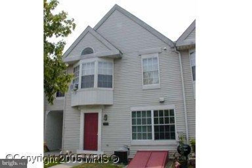 Walking distance to UMD and route 1. This 3 bedroom townhome has 2 reserved parking spaces. The layout makes sharing easy - 2 BR upstairs, 3rd in basement, full baths on upper and basement levels. Close to all amenities to include shopping, and restaurants,95, 495, Baltimore and DC. Close to University of MD Golf Course, Greenbelt Park, Lake Artemesia, Paint Branch Park, and Indian Creek Park.