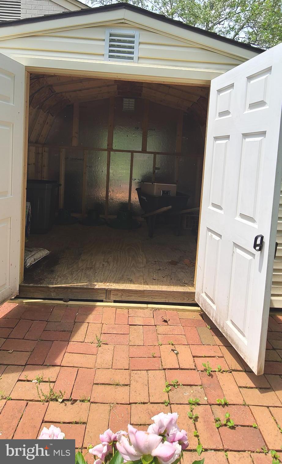 SEMINARY VALLEY - Residential Lease