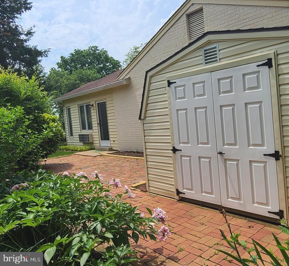 SEMINARY VALLEY - Residential Lease