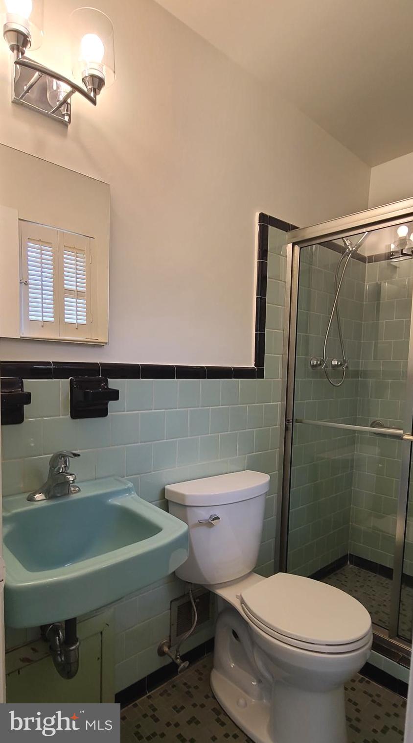 SEMINARY VALLEY - Residential Lease