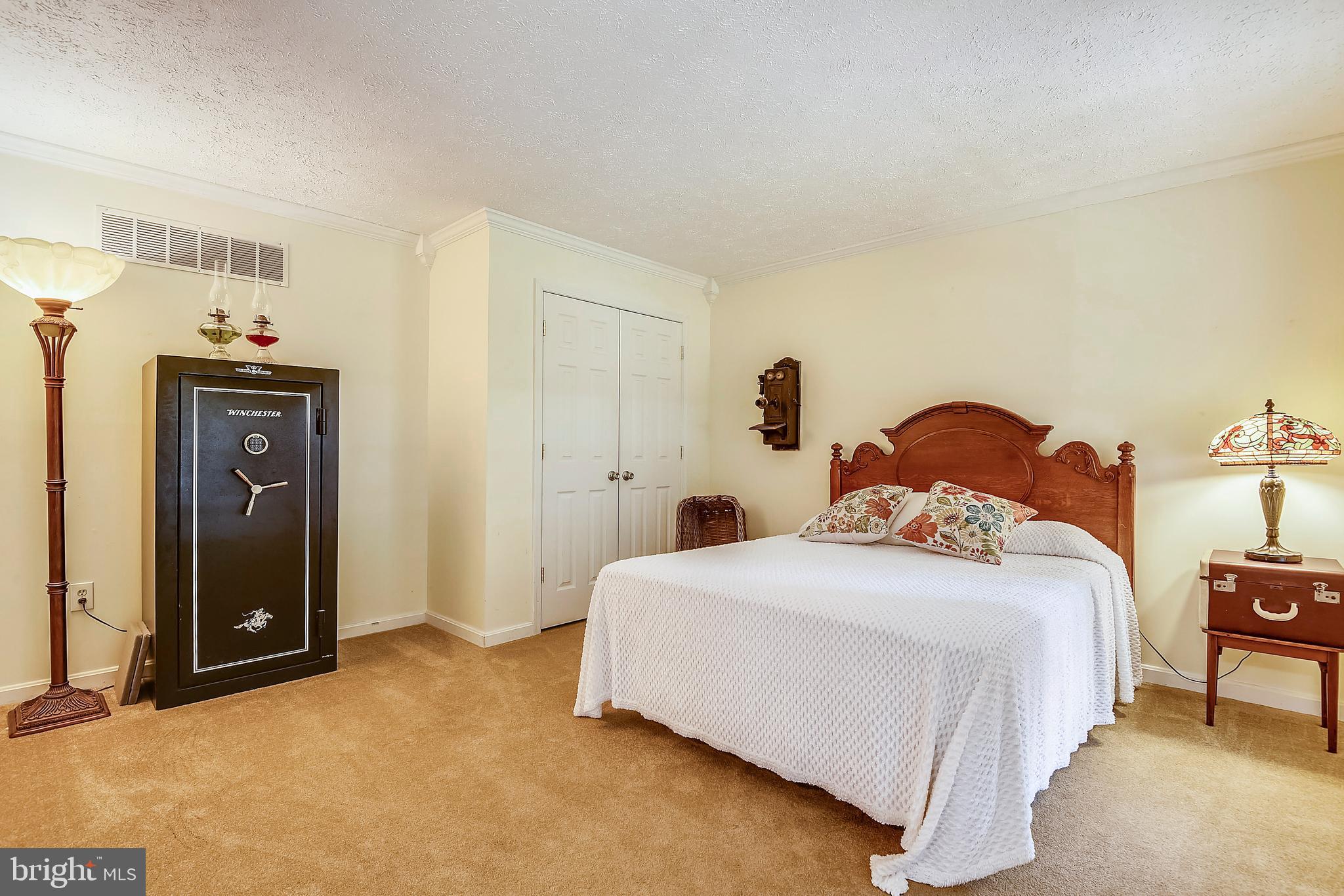 INDIAN CREEK - Residential