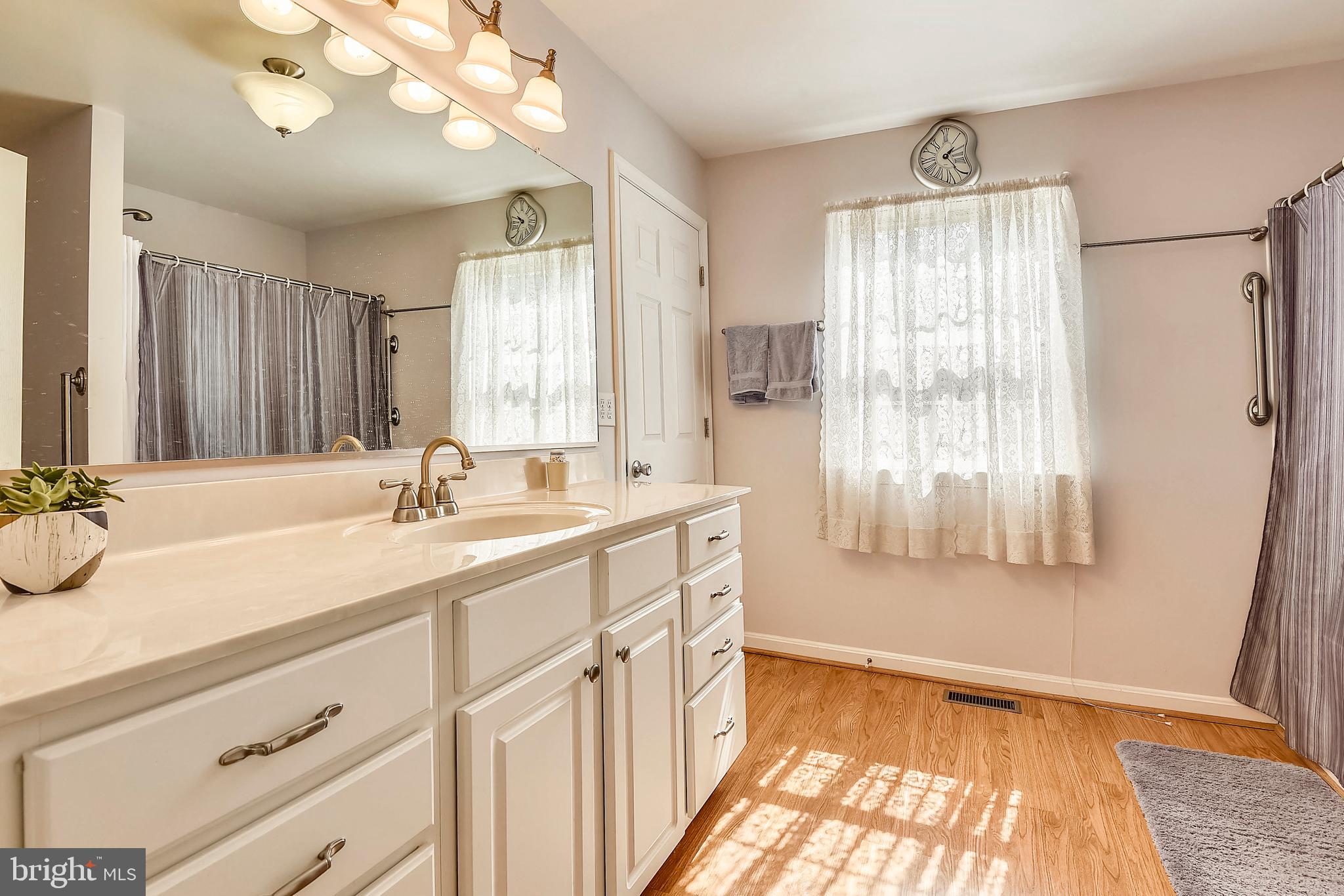 INDIAN CREEK - Residential