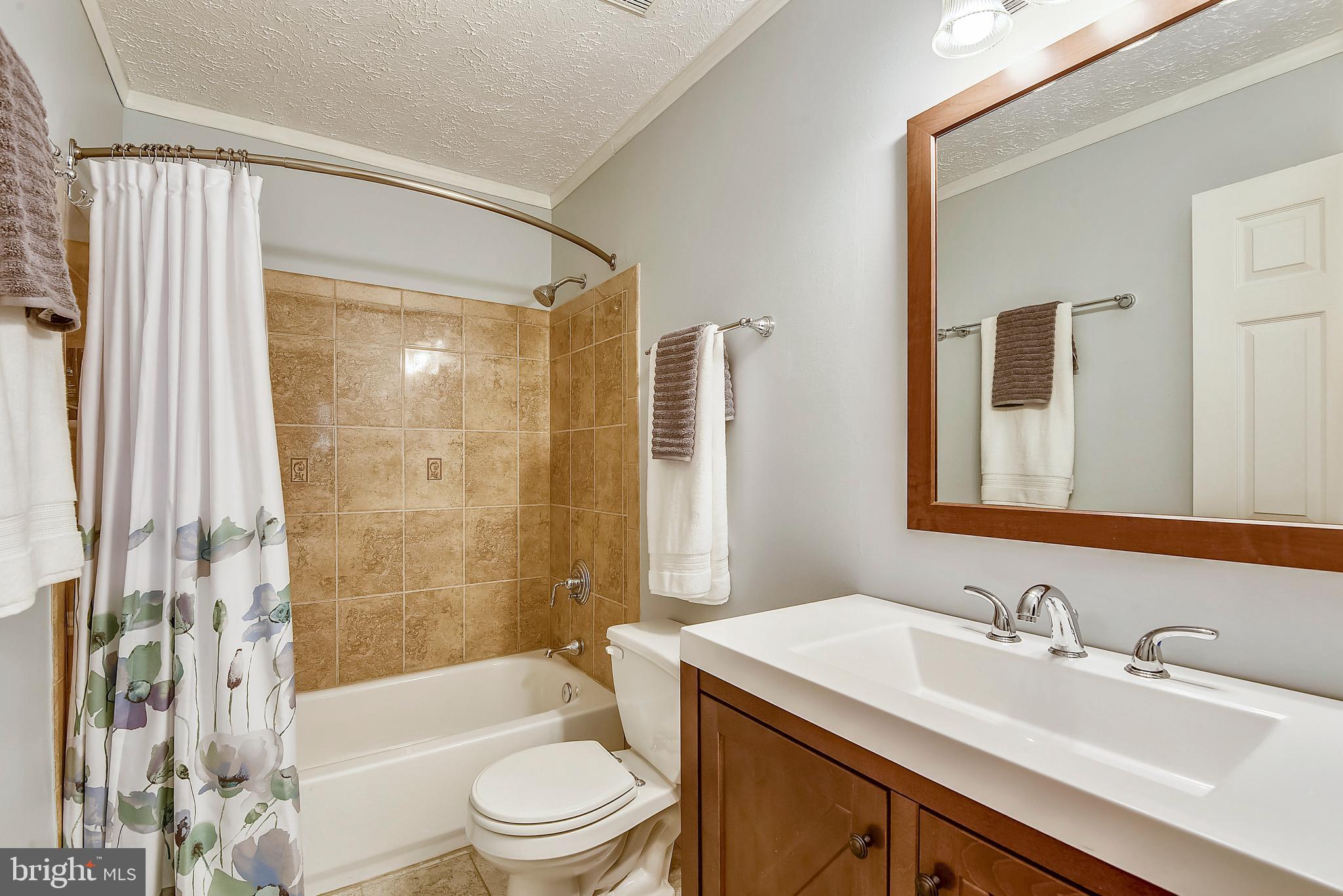 INDIAN CREEK - Residential